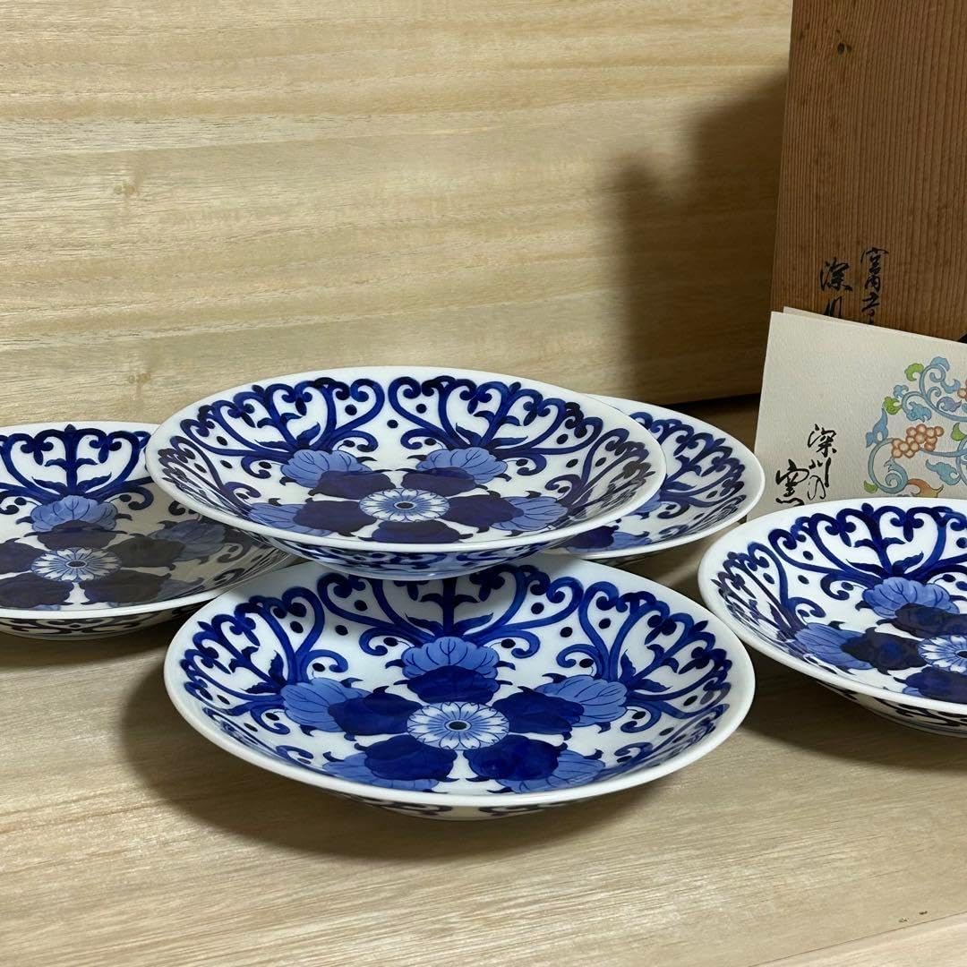 深川製磁　染付 菊唐草　6号　和皿揃い　5枚組 深川製磁 染付 菊唐草 6号 和皿揃い 5枚組 染