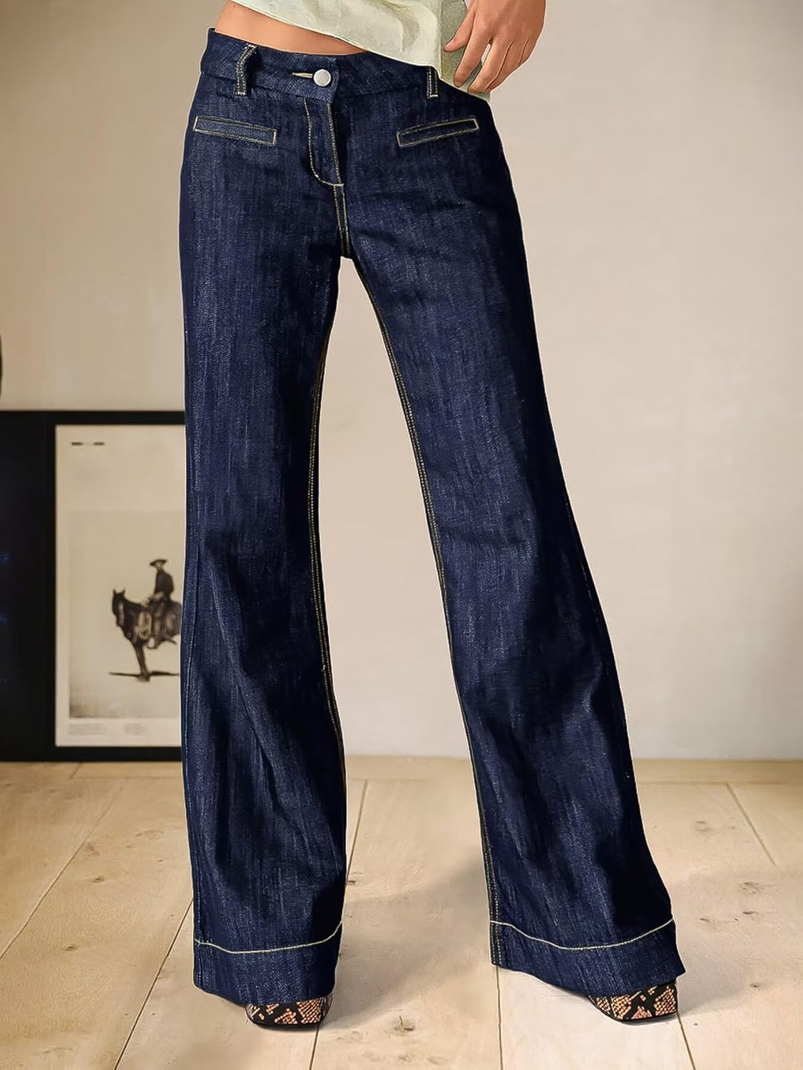 Flamingals Straight Leg Mid Rise Wash Welt Pocket Flap Decor Jeans for Women - Image 2