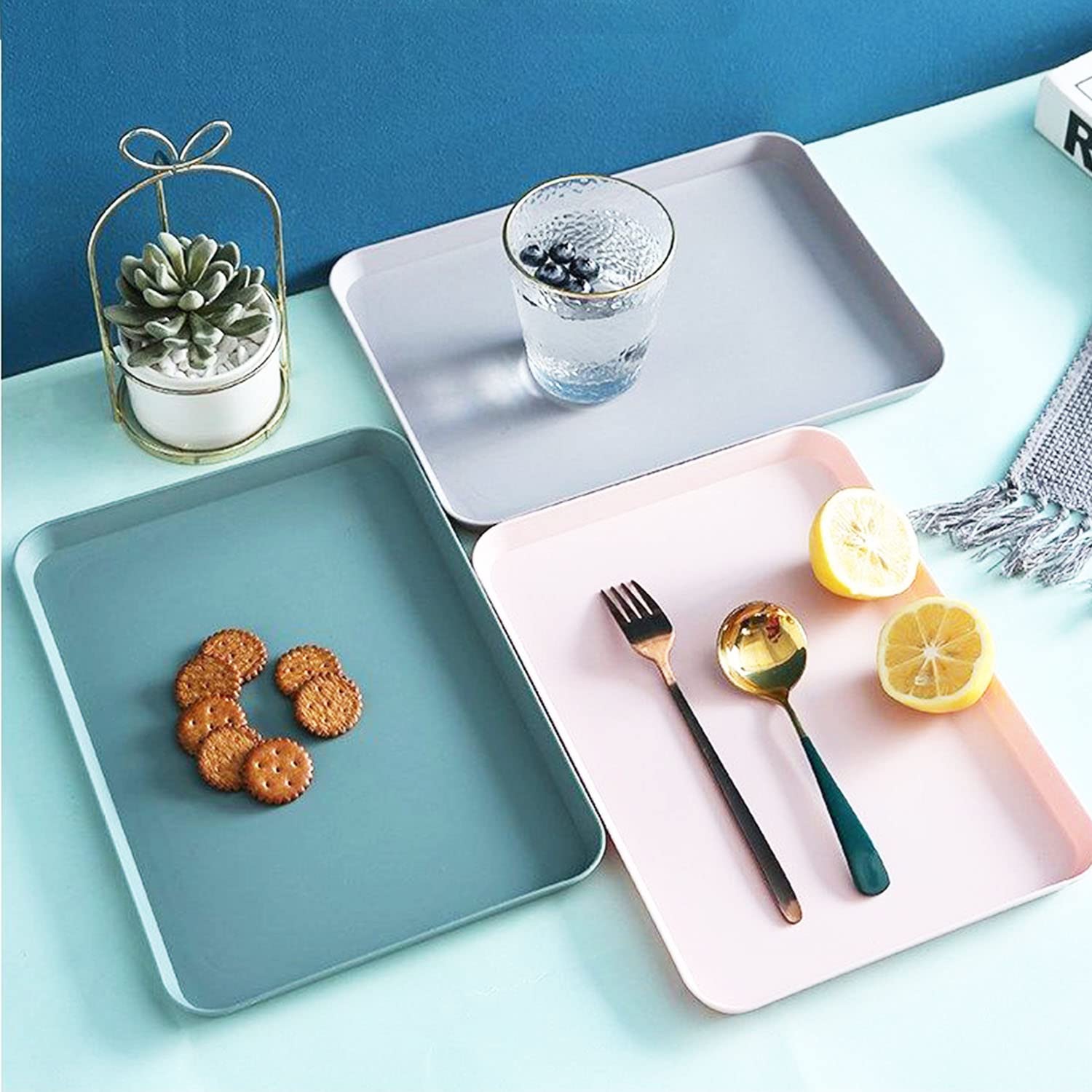 Paquete de 6 bandejas de plástico de 8 x 12 pulgadas, bonitas bandejas pequeñas de color rosa, gris y azul con pared de 2 pulgadas, bandeja decorativa para servir alimentos, bandejas planas