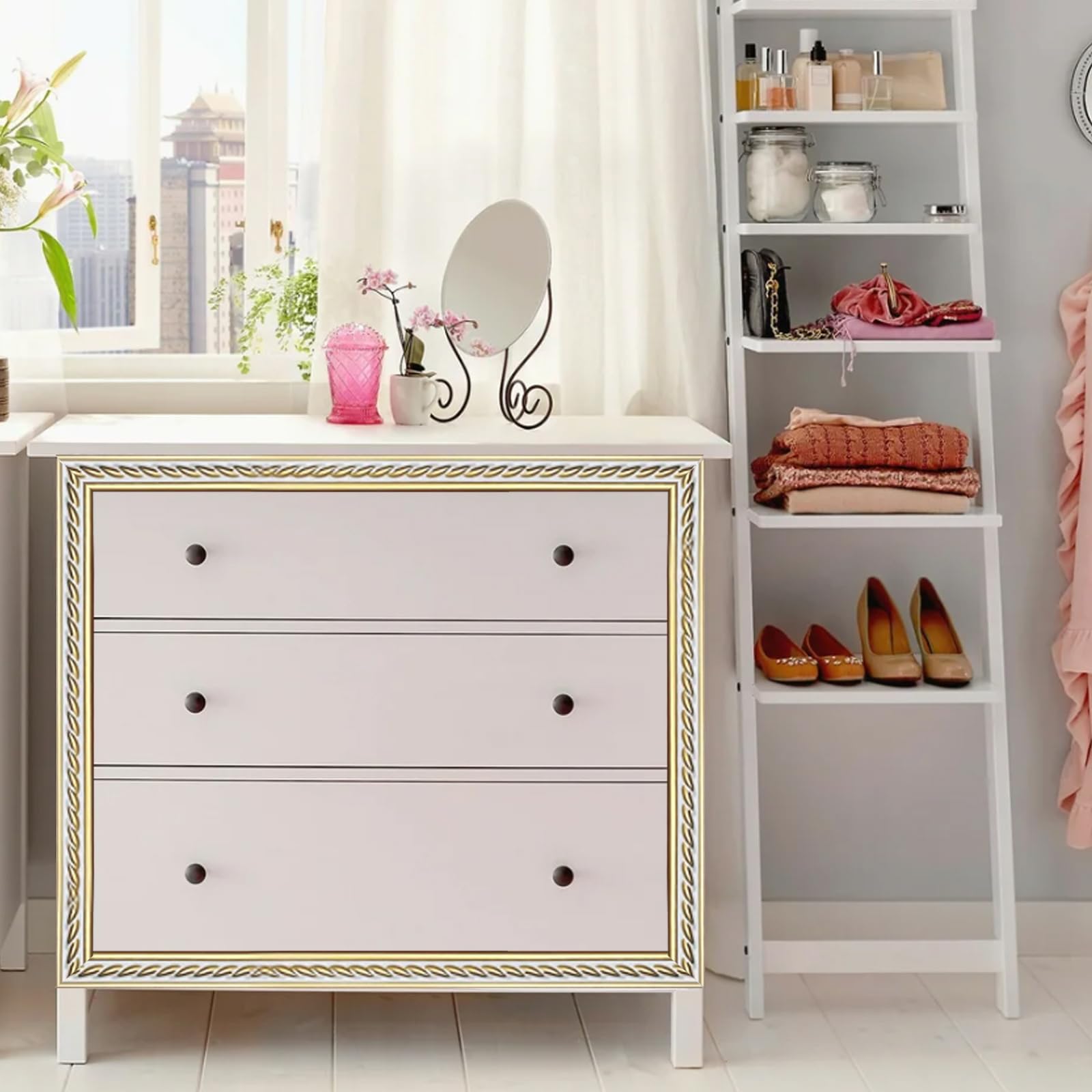 Moulures décoratives flexibles autocollantes 3M - Plinthes murales souples autocollantes - Design autocollant - Pour armoire (3 m x 2 cm, blanc + doré)