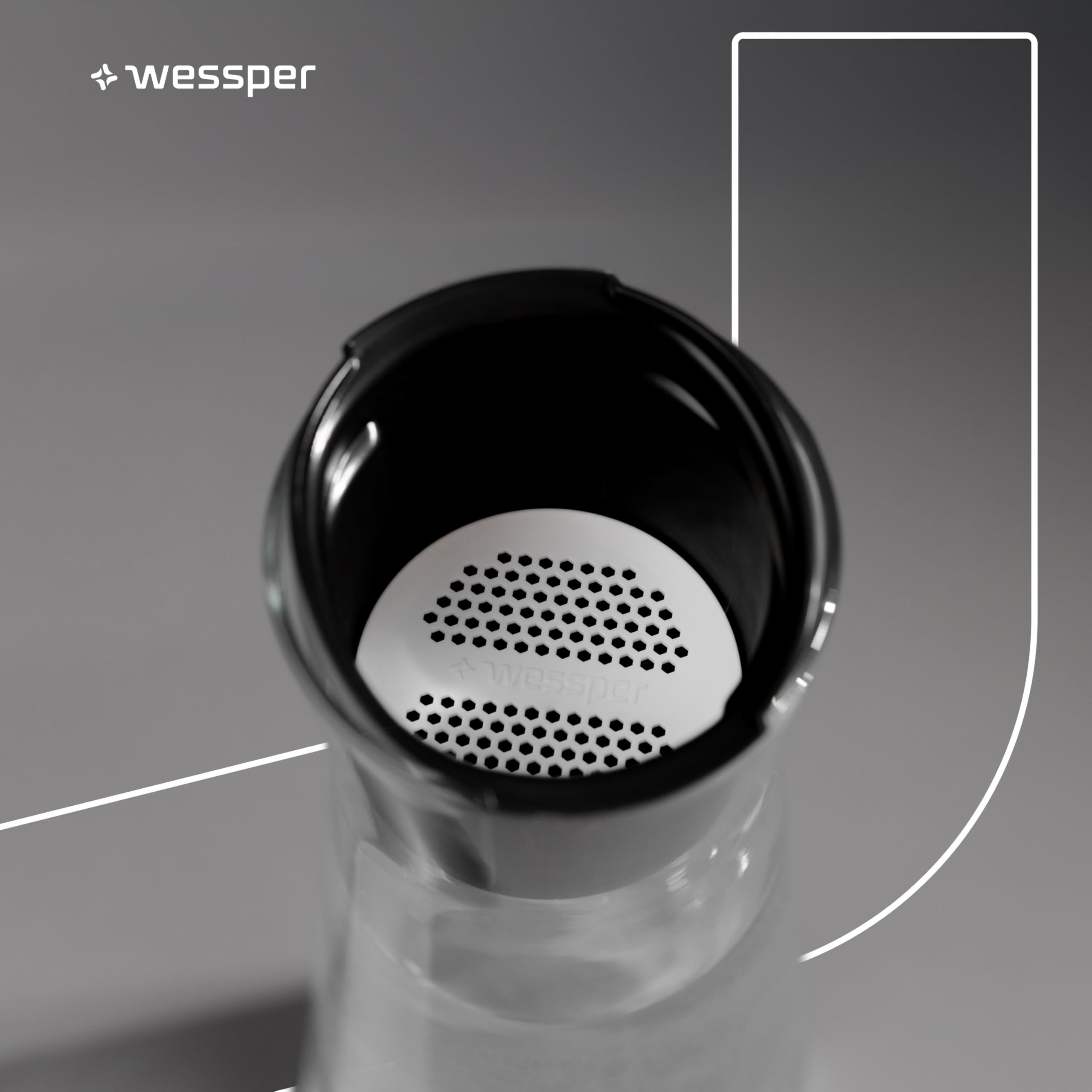 Wessper Carafe Filtrante en Verre, 1 LItre, Carafe à eau avec Cartouche Filtrante Actitex Disc, Carafe eau en Verre avec Couvercle pour l'eau et les Boissons Froides, Sans BPA – Noir
