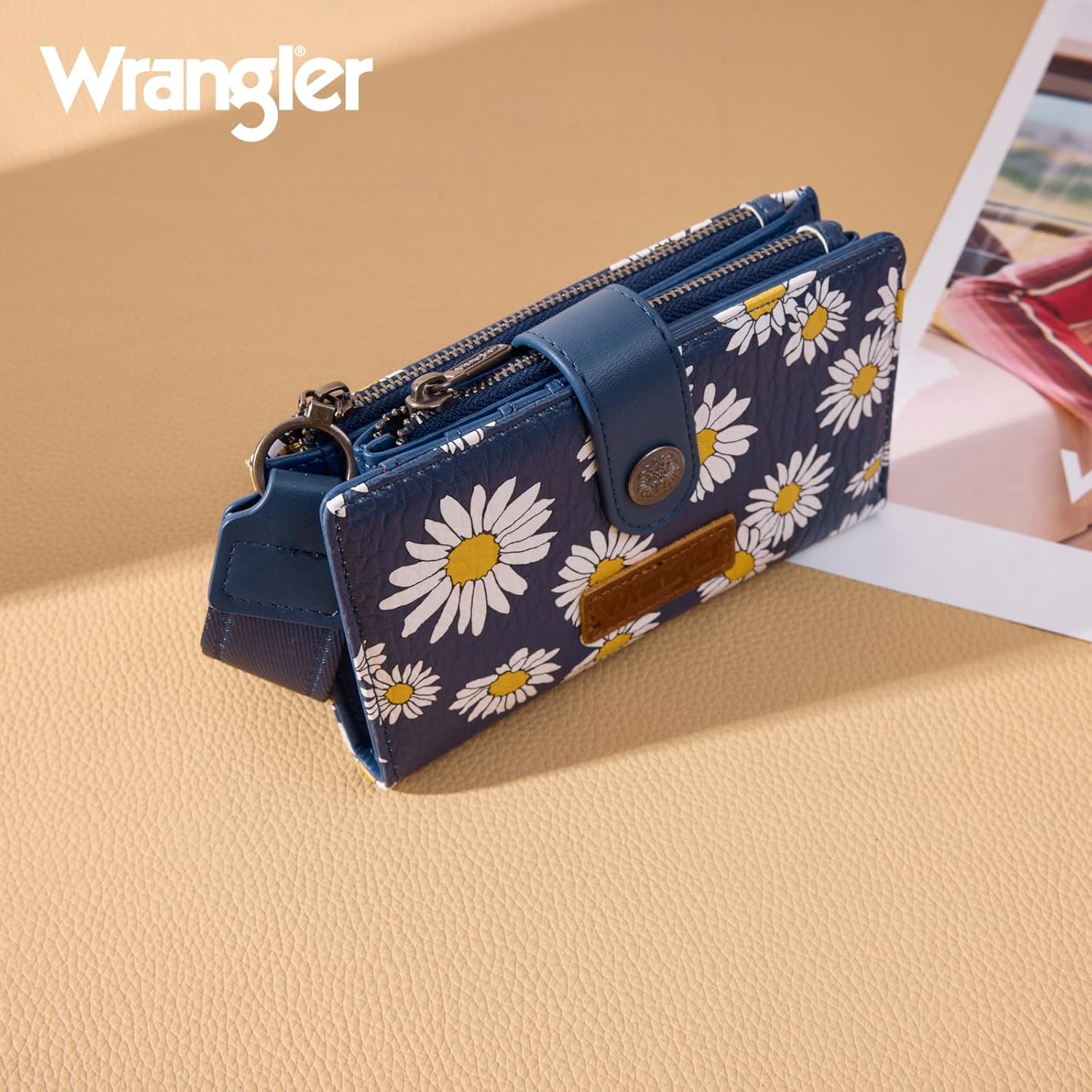 Montana West X Wrangler Wristlet Wallets for Women Small Bifold Wallets Rfid Blocking Large Capacity Ladies Wallet