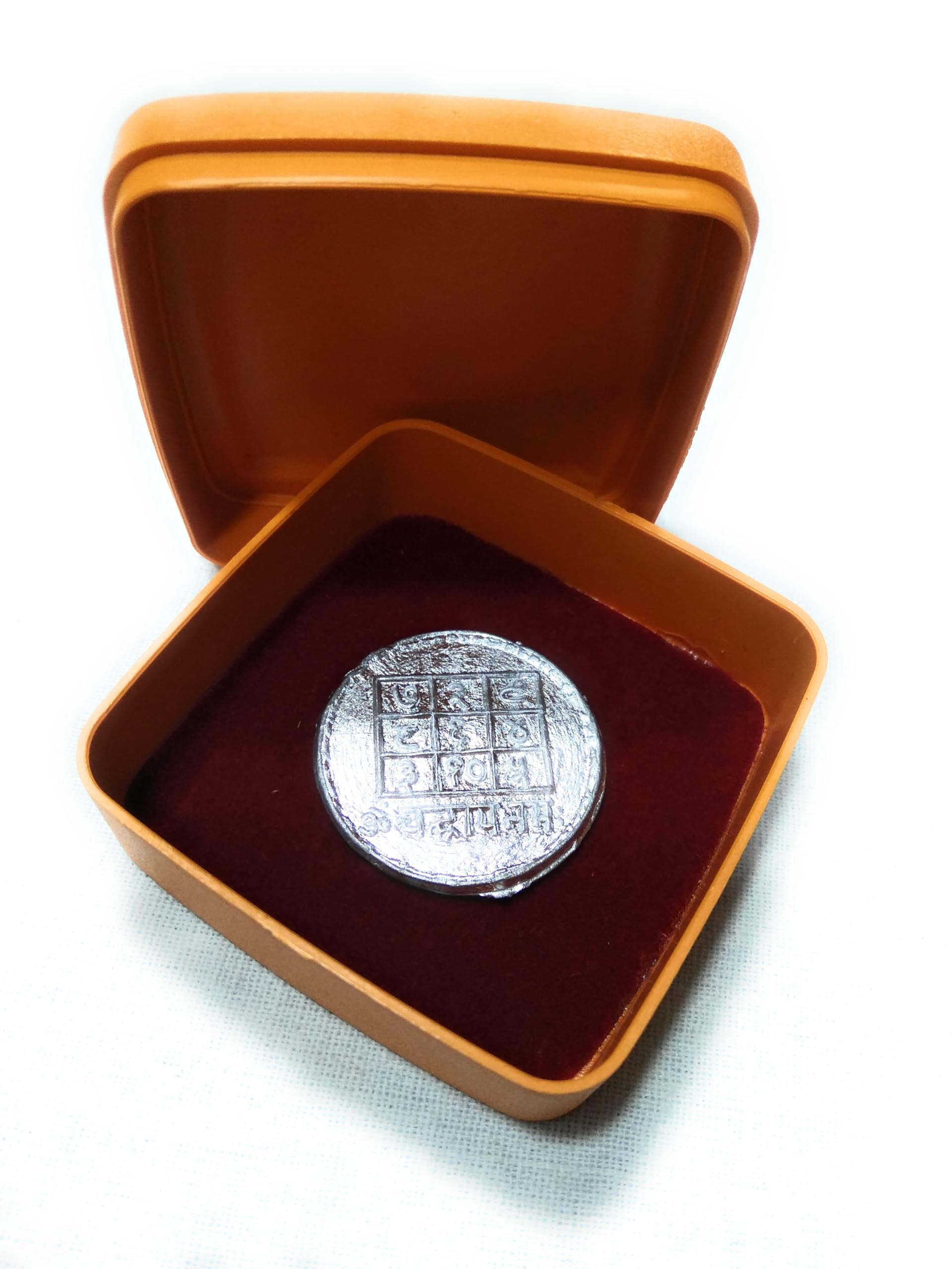 Chandra Ranga Remedy/Lal Kitab Remedy Lead Figurines for Chandra Dosh Shanti Yantra for Floating in Water – Jal Mein Pravahit Karne Ke Liye (1 Pcs. Coin)