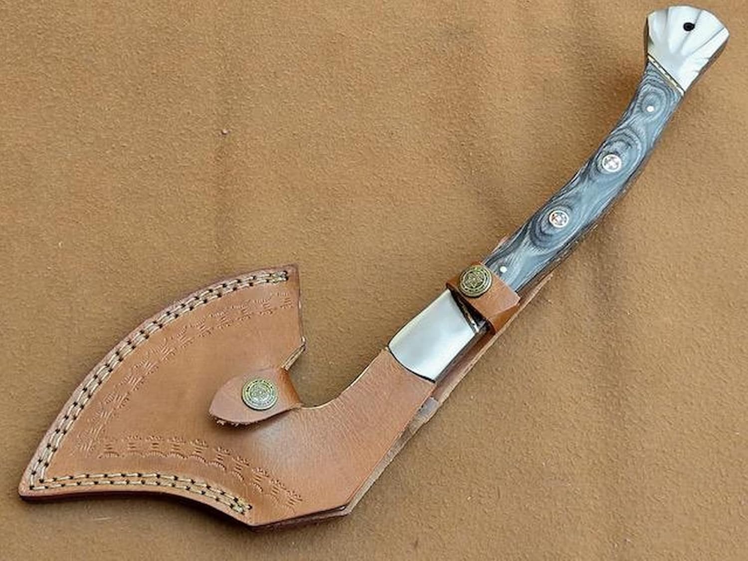 Custom Hand Craft Tactical Tomahawk Axe Sharp Edge Viking Bearded Camping Handmade Axe D2 Steel Hunting Axe