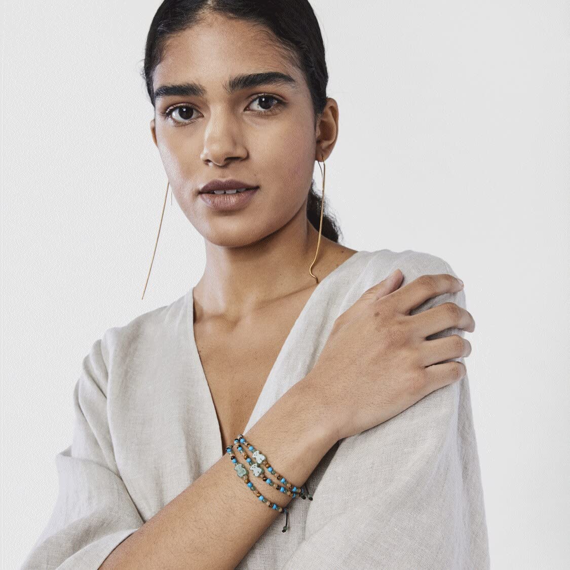 TOUS Damenarmband mit Howlith, grünem und rotem Quarzit und Tigerauge-Kugeln von 0,87cm, Schlicht und elegant, Tibet Collection