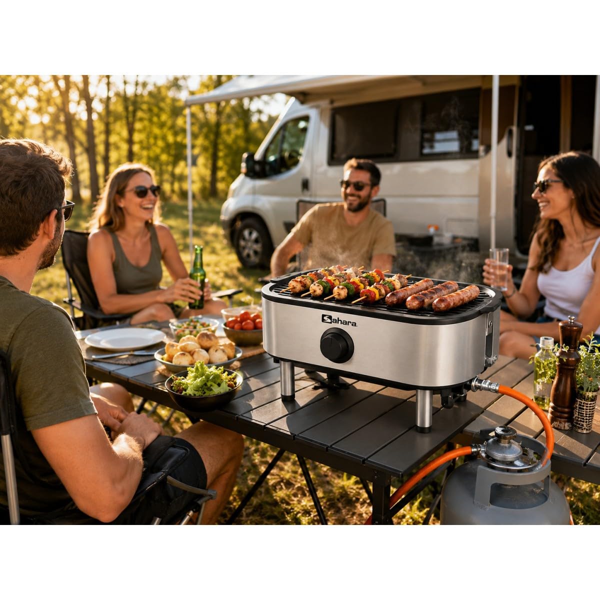 Sahara – Barbacoa de gas portátil compacta de 2,7 kW, rejilla de hierro fundido, mini barbacoa de mesa, tabla de cortar madera de 2 a 4 personas