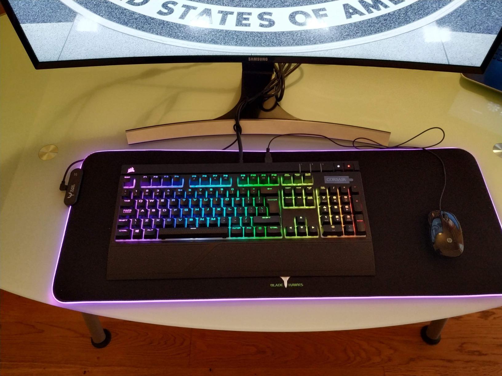 BladeHawks Tappetino per mouse da gioco RGB extra large, 14 | FindTheDeal