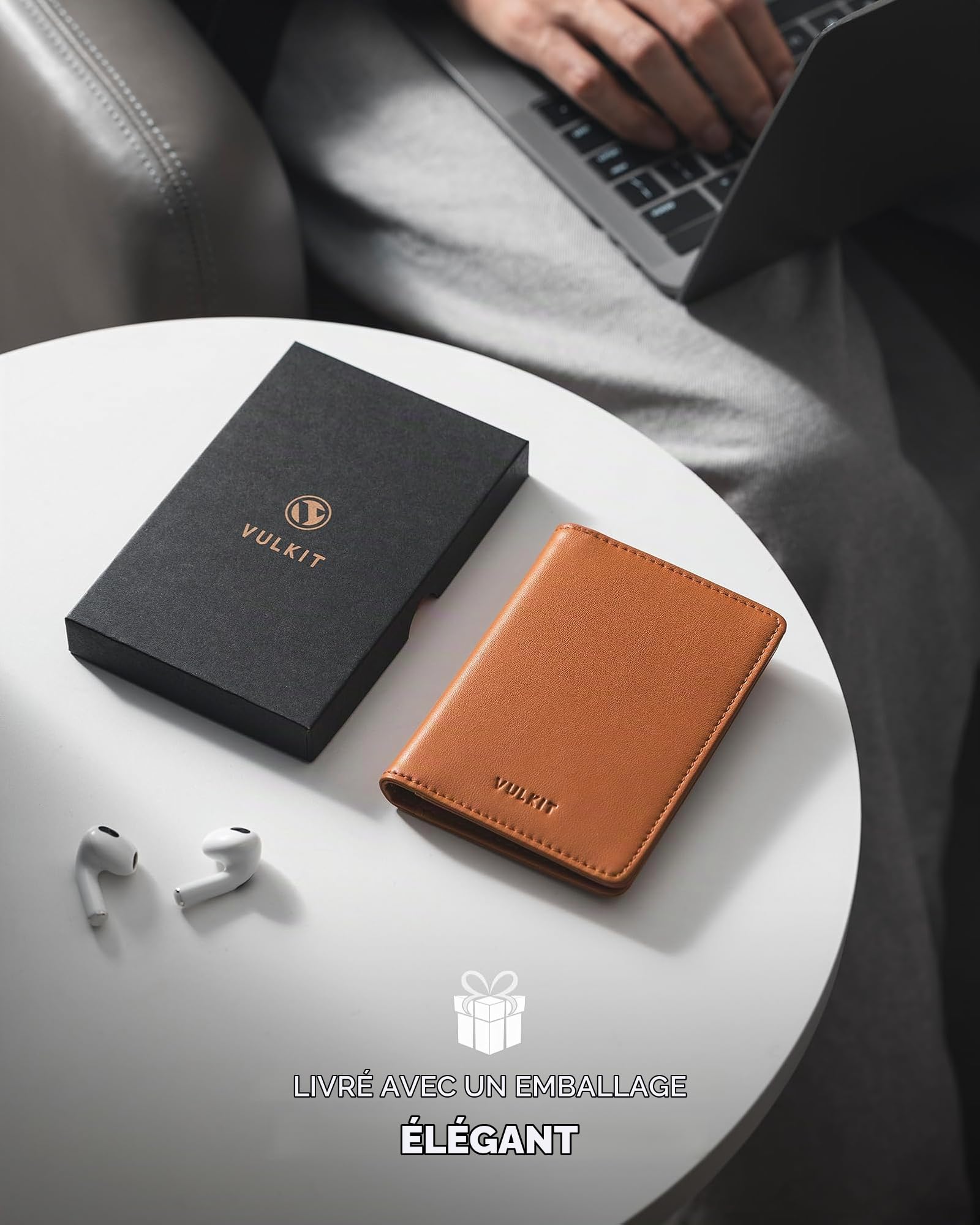 VULKIT Petit Portefeuille Homme Cuir Porte Carte Homme RFID Porte Carte Bancaire avec Portemonnaie & Fenêtre d'ID, Marron