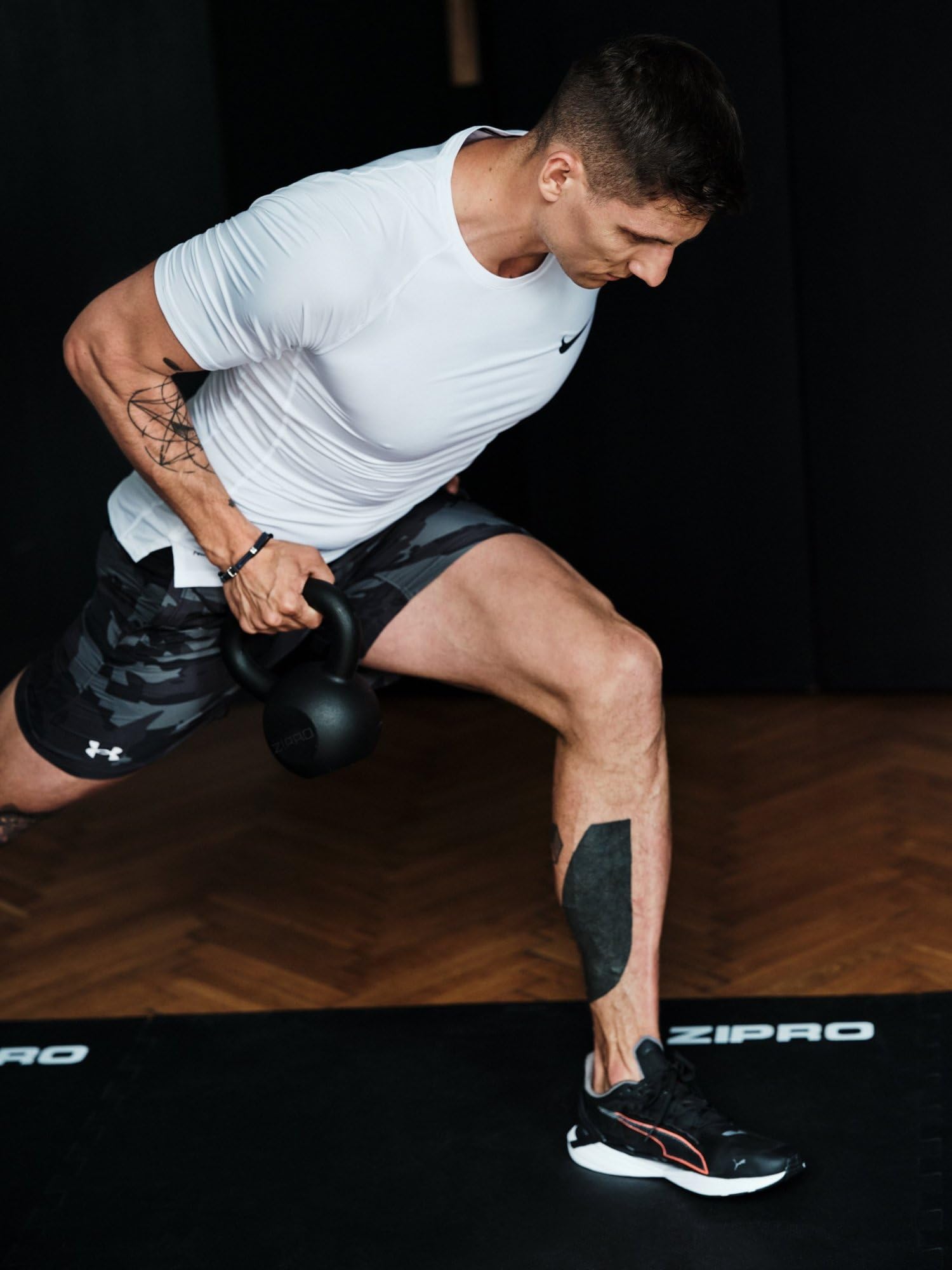 ZIRPO Kettlebell 6, 8, 10, 12, 14, 16, 20, 24 kg, Kettlebell en fonte, poids sphérique en 8 variantes pour la musculation, l'entraînement et le fitness professionnel, certifié sans substances nocives