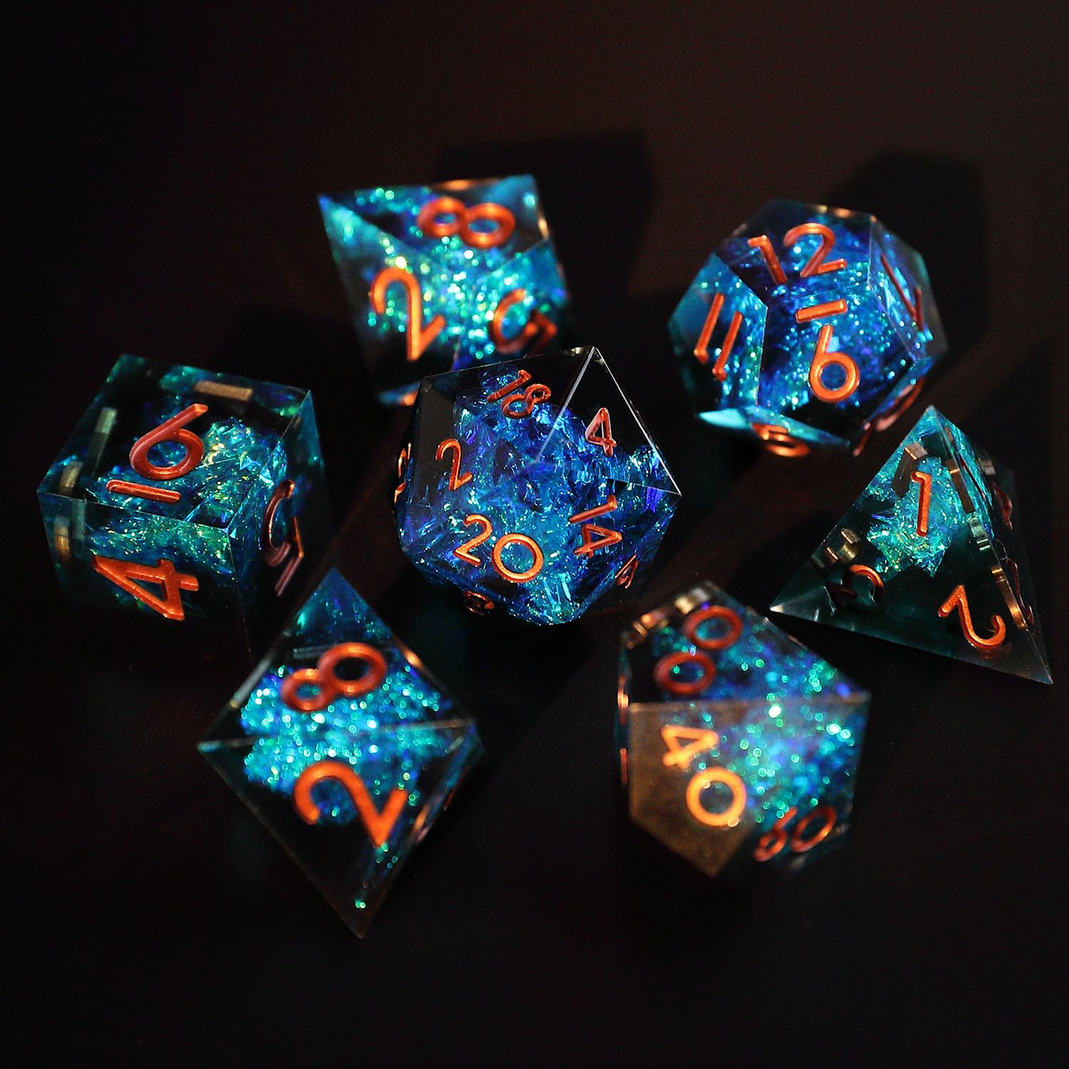 Dadi D&D D4 D6 D8 D10 D12 D20 D% Dadi DND Set 7 pezzi Poliedrici Fatti a Mano Resina con Bordi Affilati per Dungeons and Dragons Pathfinder Roll Giochi da tavolo Giochi RPG MTG con Confezione Regalo