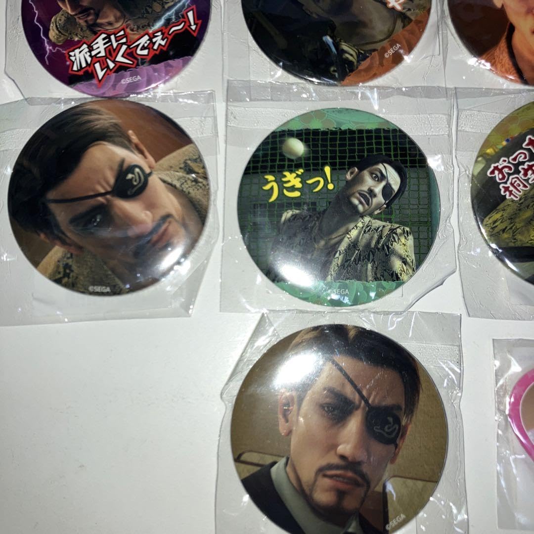 Amazon.co.jp: 龍が如く 真島 缶バッジ : おもちゃ