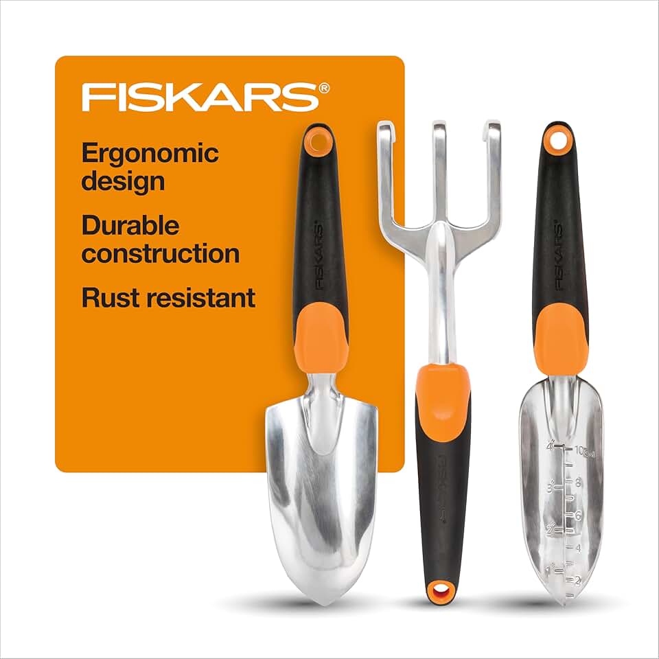 Fiskars 3-in-1 Garden Tool Set, Polished Cast-Aluminum Heads for Rust Resistance, Heavy-Duty Trowel, Transplanter &amp; Cultivator for Digging and Planting, Non-Slip SoftGrip Handles Reduce Fatigue