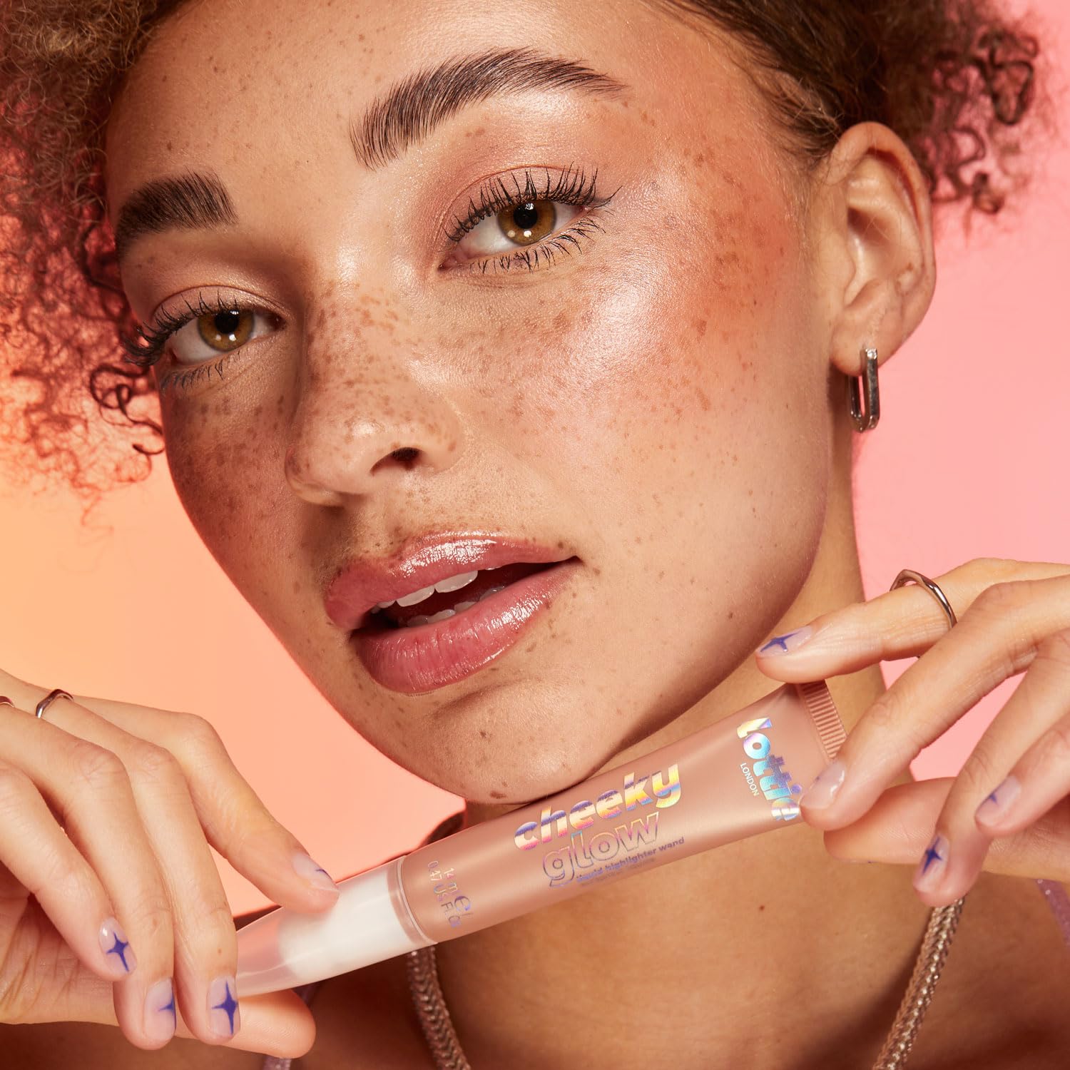 Lottie London Cheeky Glow in Peach Bellini, Liquid Blush & Sheer Highlighter, Buildable Formula Infused with Hyaluronic Acid - Image 3