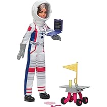 Barbie Carriere Astronauta 65 Anniversario, bambola con tuta e stivali spaziali e 10 accessori a tema, include un rover spaziale con ruote funzionanti, giocattolo per bambini, 3+ anni, HRG45