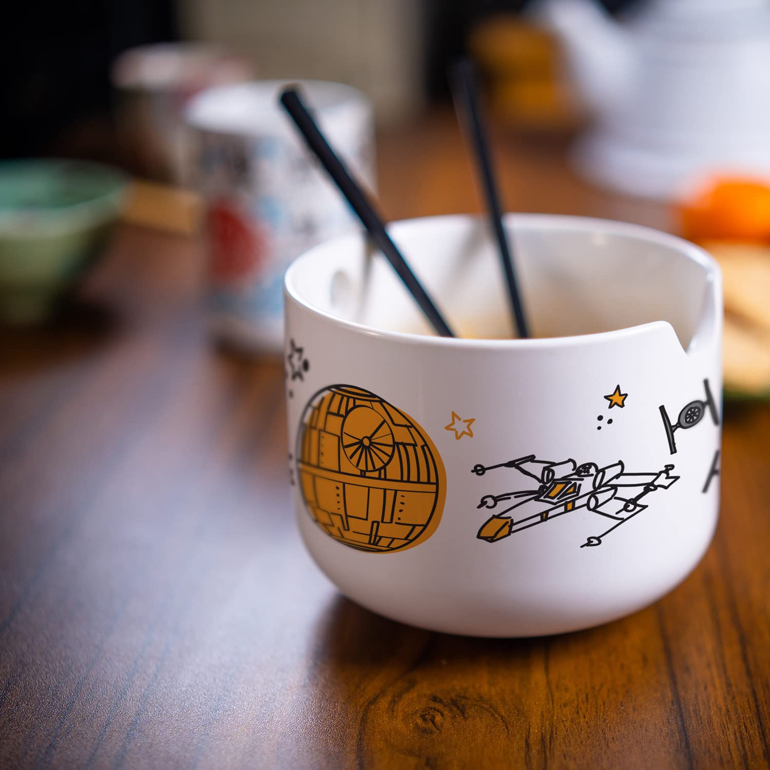 Amazon.co.jp: スターウォーズ ラーメン丼と箸 スペースチェイス