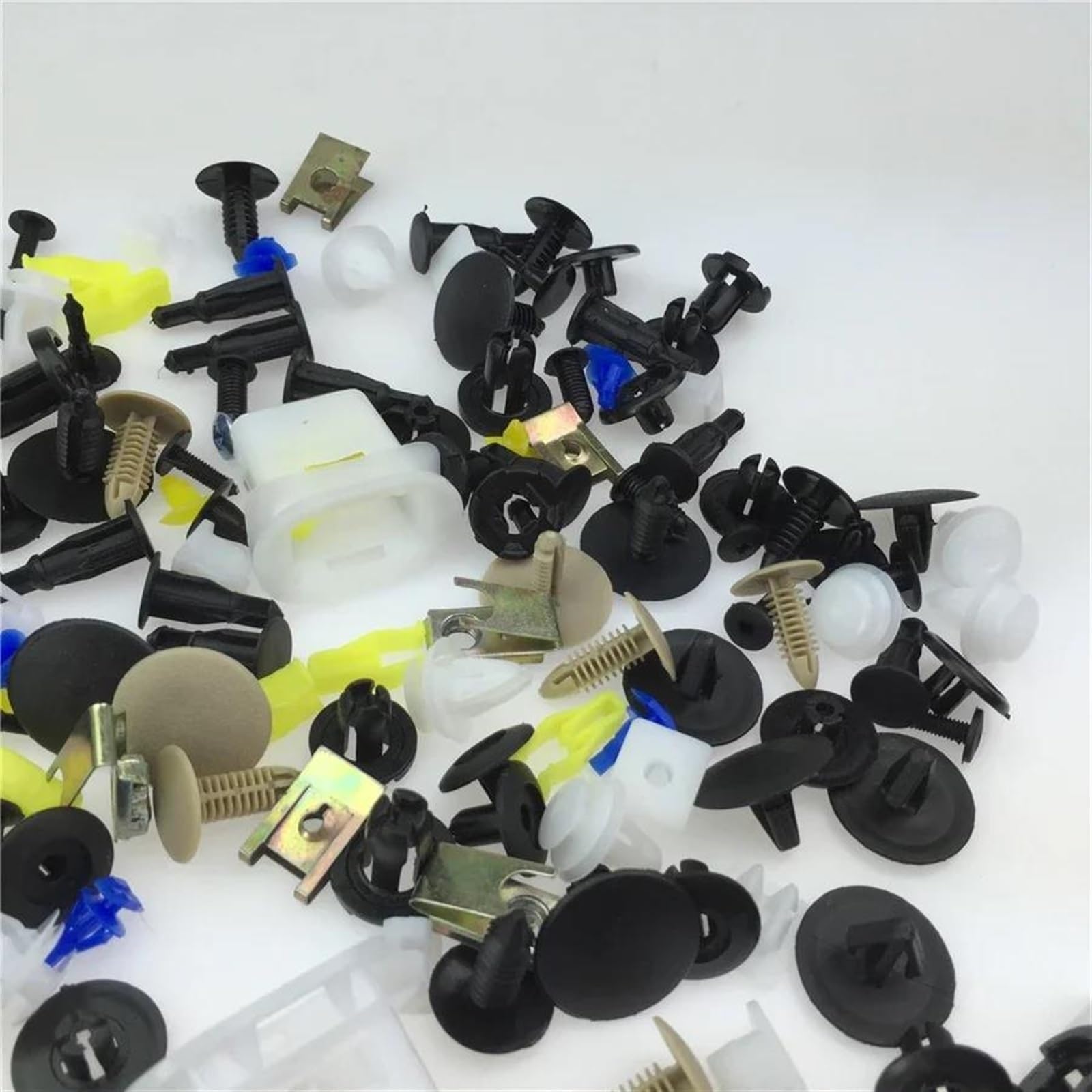 Viti e accessori 200 Pezzi Accessori Per Auto Clip A Scatto Per Porta Parafango Per Bagagliaio Base Per Paraurti Fibbia In Plastica Espansa Per Soffitto Di Fissaggio Automatica Universale