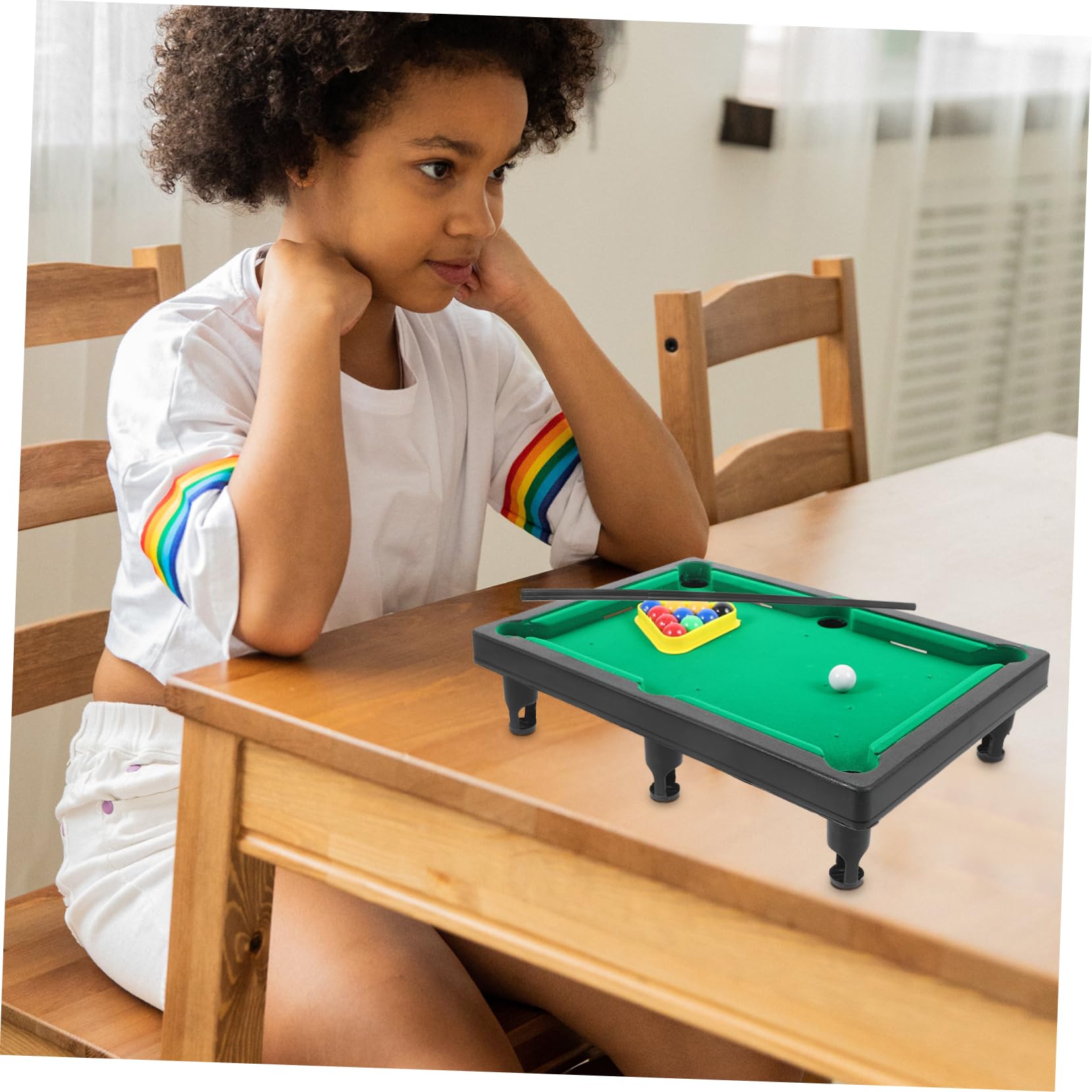Yardwe Table de Billard de Table Miniature en Plastique Vert pour Garçon et Filles avec Trophée Jouet, Améliore la Coordination Œil-Main Réactivité la Maison Couleur Aléatoire