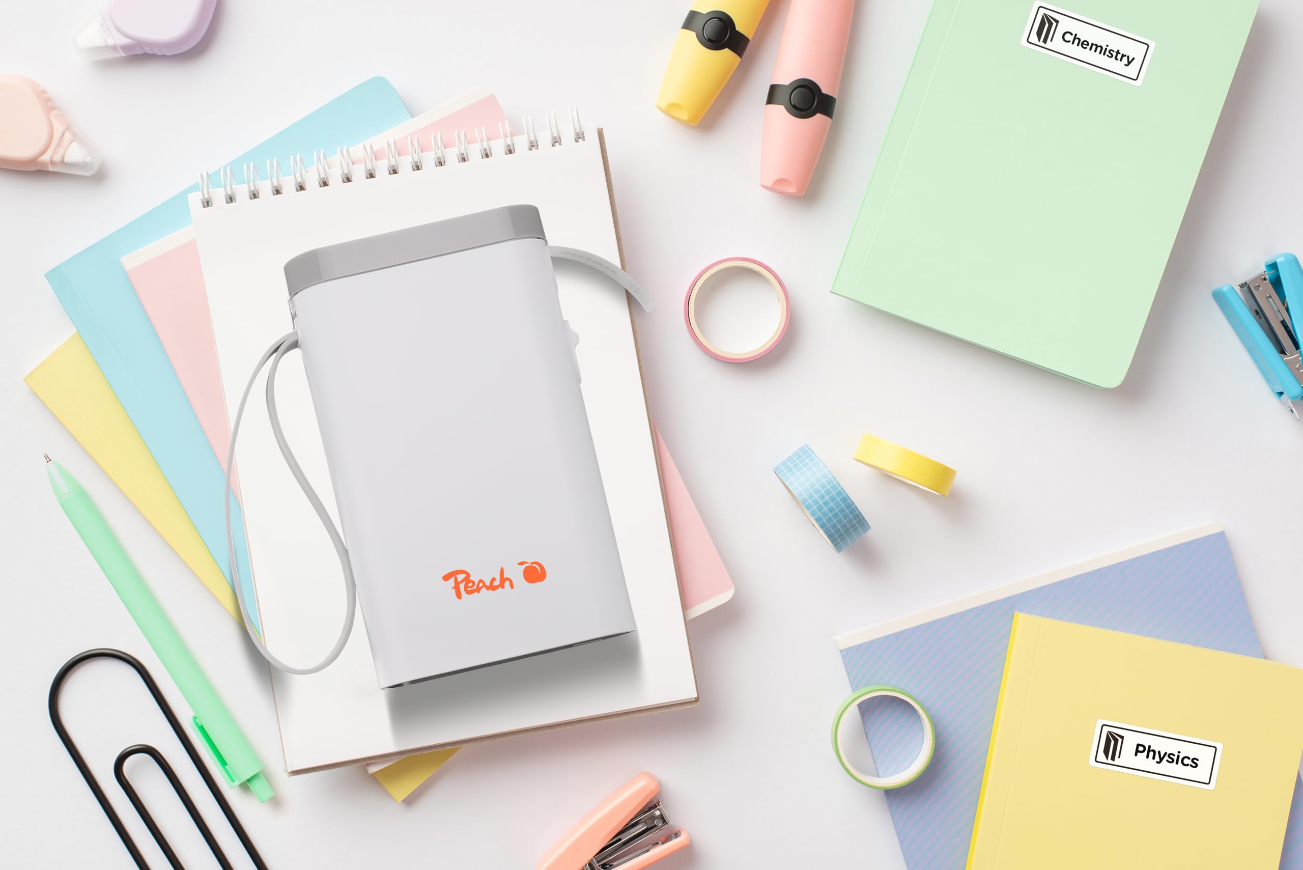 Peach Bluetooth Etikettendrucker weiß – Etikettiergerät selbstklebend - platzsparend und kabellos – mit Beschriftungsgerät überall Ordnung schaffen - PE110A-w