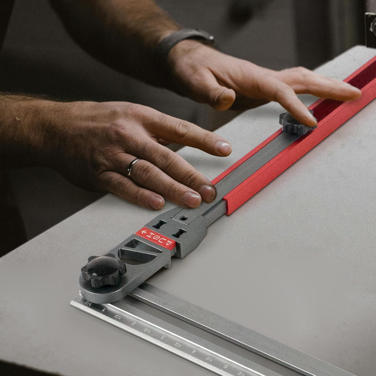 Attrezzo per stencil per gradini, misuratore per gradini di scale, Strumento per misurare i gradini delle scale, goniometro e scala di visualizzazione, gradini delle scale, regolabile 17,9"-50,9"