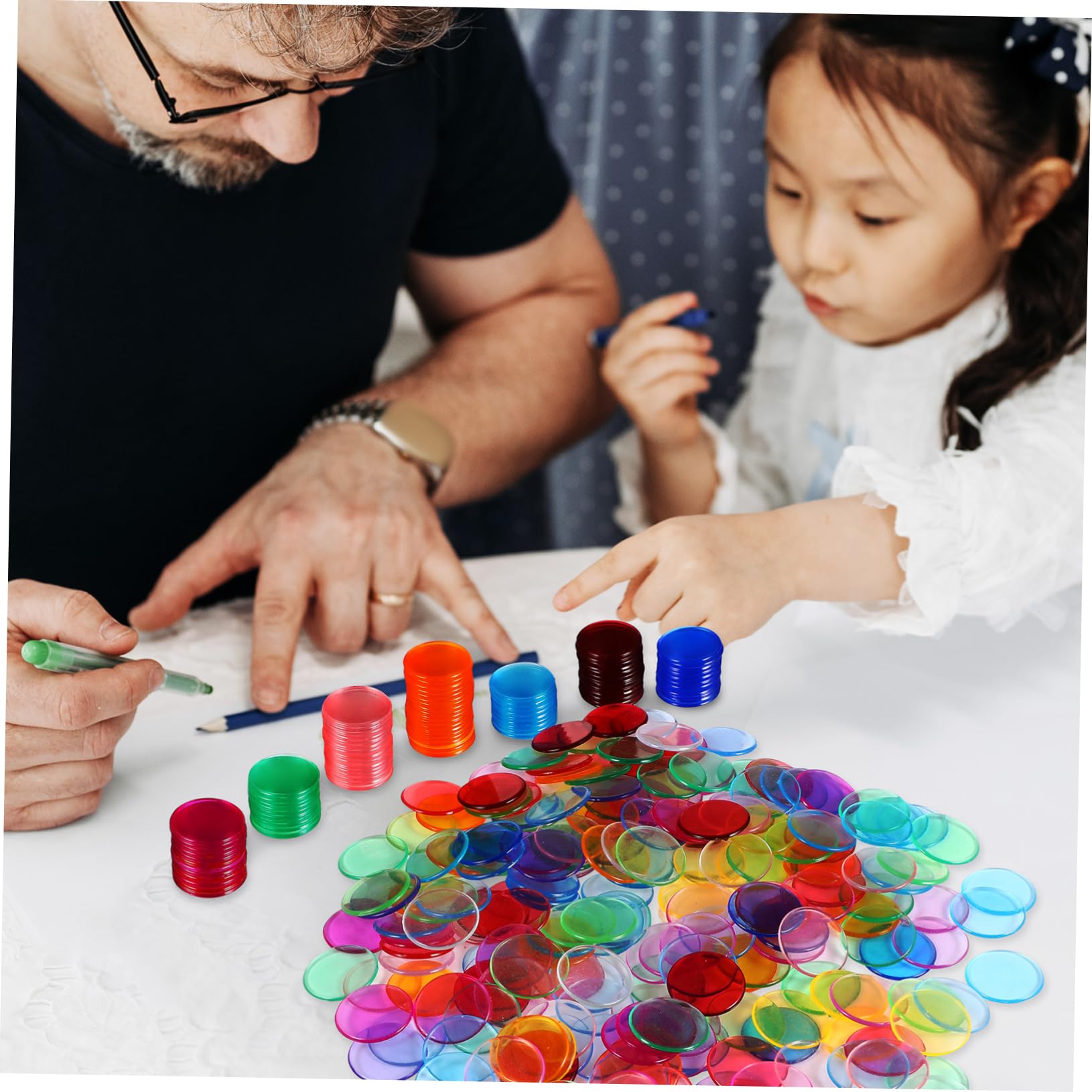 SUPVOX 300Pcs Bingo Chips Plastic Round Markers for Bingo Game Counting Games and Math Practice for Enhanced Play Experience