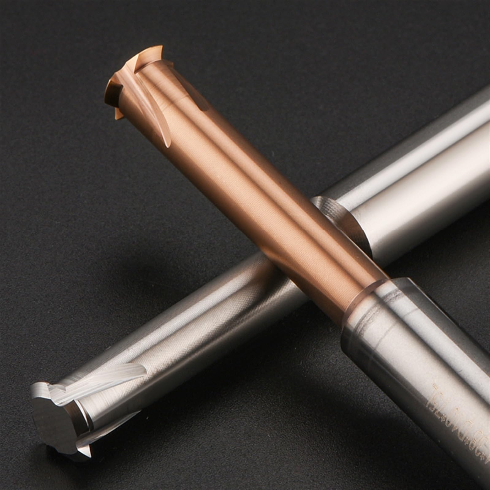 Fraise à fileter en carbure à 1 dent à 60 degrés M1.2 M1.6 M2 M2.5 M3 M4 M5 M6 M8 usinage CNC filetage en aluminium et acier(M2x0.4 D4,HRC55 Steel 1T)