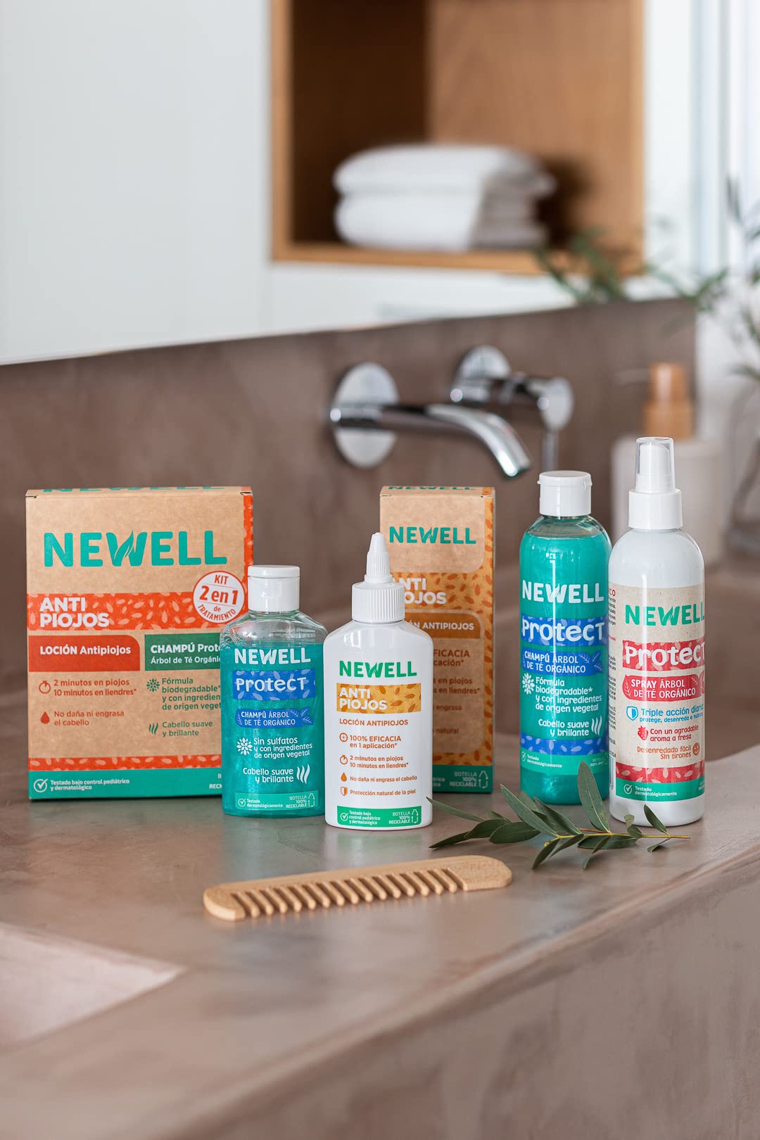 NEWELL | SPRAY ANTIPIOJOS PROTECT Árbol de Té Orgánico | Ideal Para Niños | Ingredientes de Origen Vegetal | Aroma a Fresa | No Daña ni Engrasa el Cabello | Botella 250 ml 100% Reciclada y Reciclable