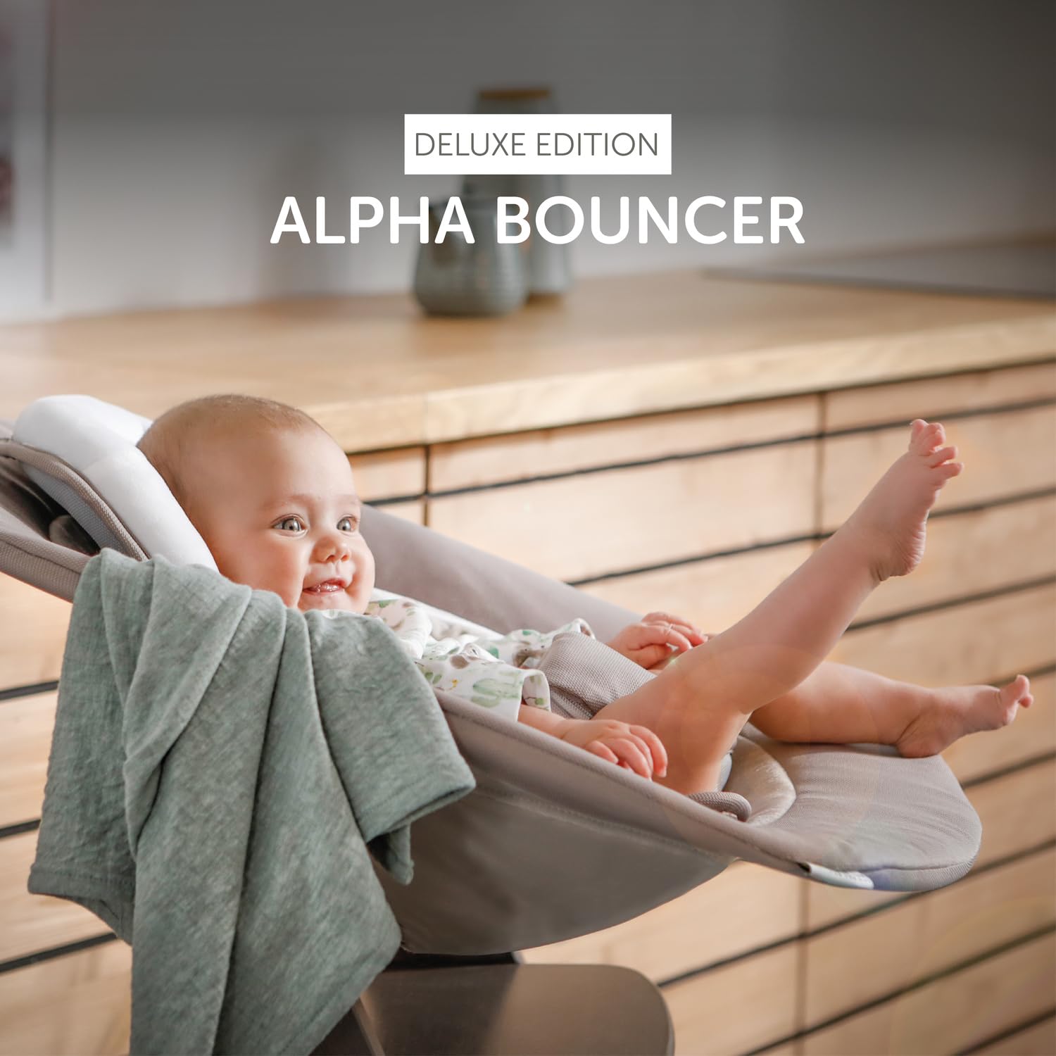 hauck Alpha Bouncer Deluxe, Beige - Sdraietta Neonato con Arco Giochi, Schienale Regolabile e Base Dondolo per Seggioloni Alpha+ e Beta+ - con Cintura a 3 Punti e Riduttore di Seduta
