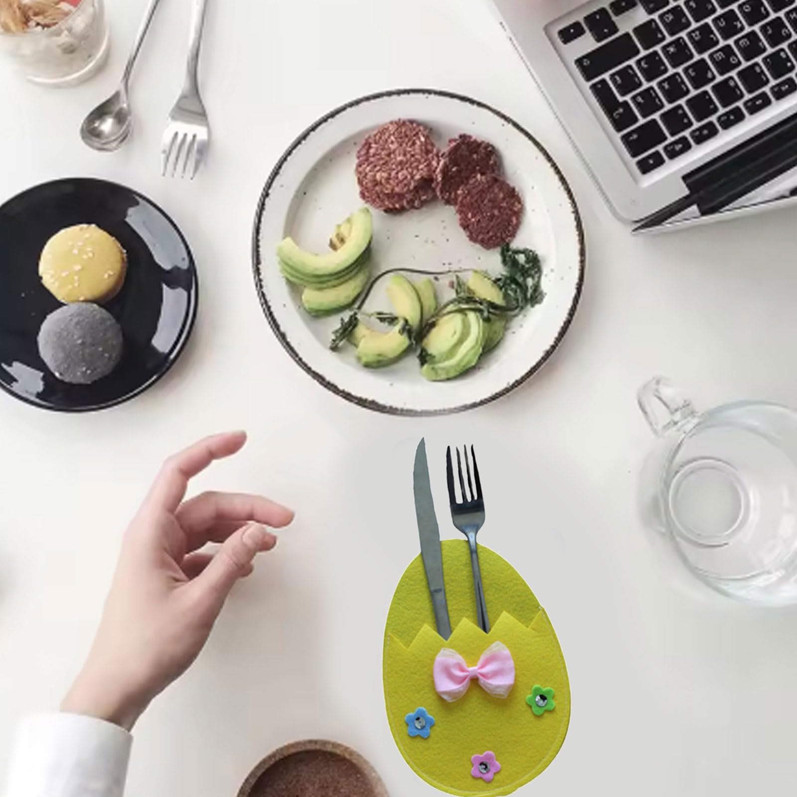 Zkbszn Tableware,Pack Of 4 Easters Eggs Cutlery Holders Beautiful Easters Eggs Pattern Flatware Bags For Memorable Holiday Event