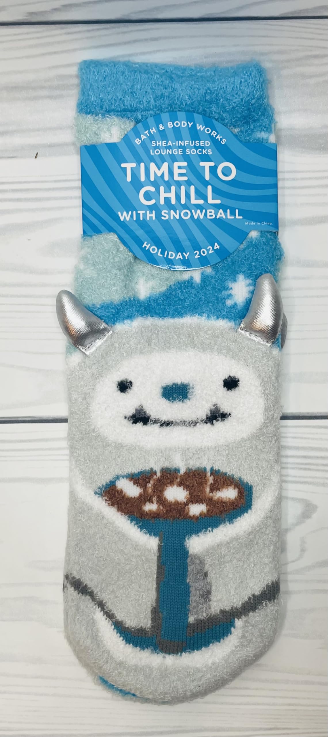 Bath and Body Works Yeti Time to Chill Blue Moisturizing Socks Infused with Shea Butter One Size Fits Most