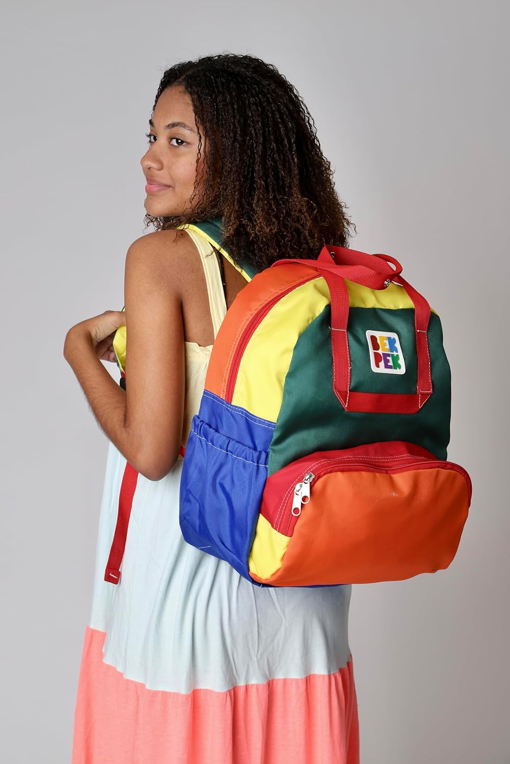 Mochila Colorida Bekpek em promoção! Veja a oferta e mais achadinhos de Mochilas escolares 5 Hoje é o melhor dia para comprar Mochila Colorida Bekpek com aquele preço maroto! Promoção! Aproveite a oferta! 5
