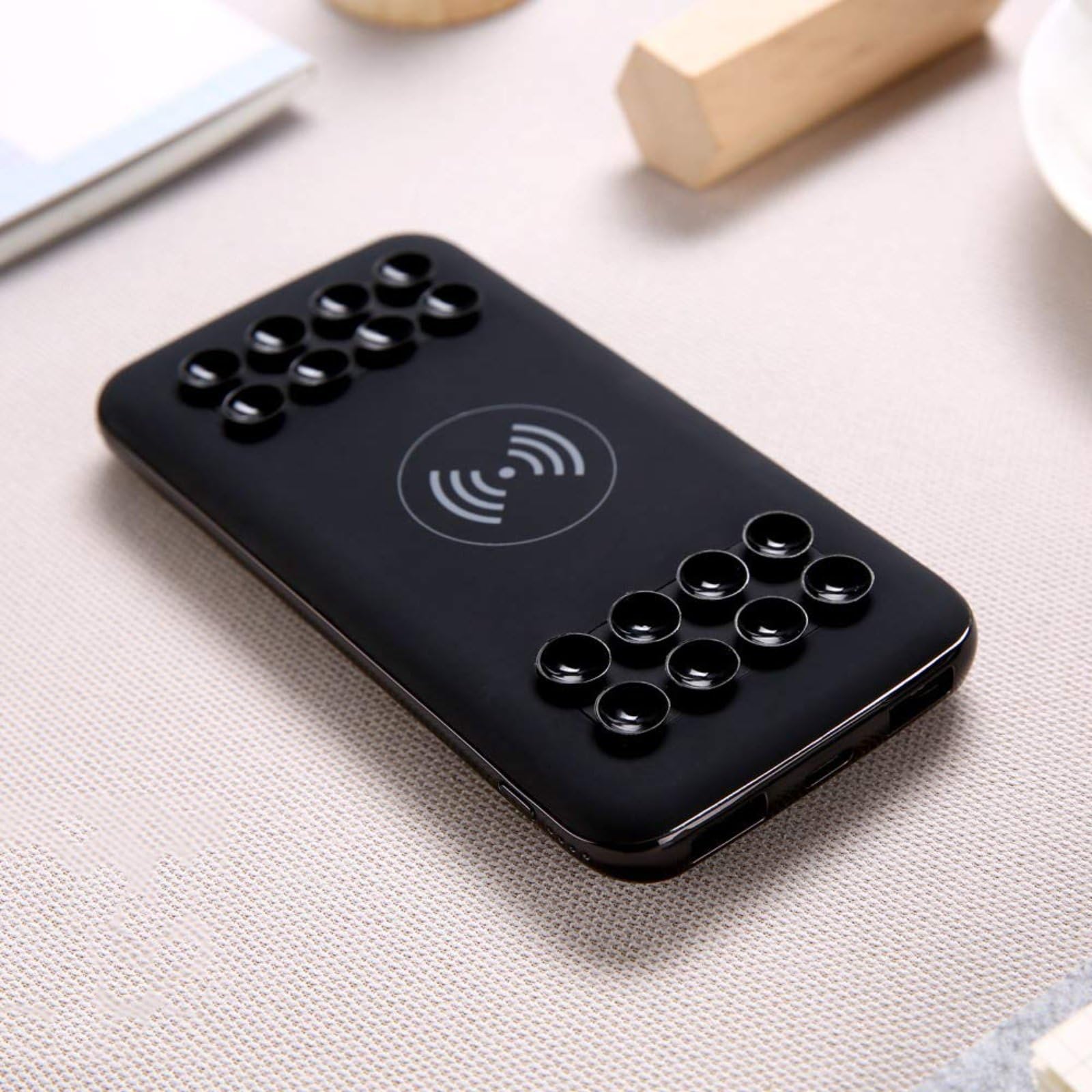Batterie Externe Solaire, Chargeur Portable 20 000 mAh, 4 Ports USB, étanche, avec câble de Charge, pour l'extérieur, la randonnée et Le Camping,Noir