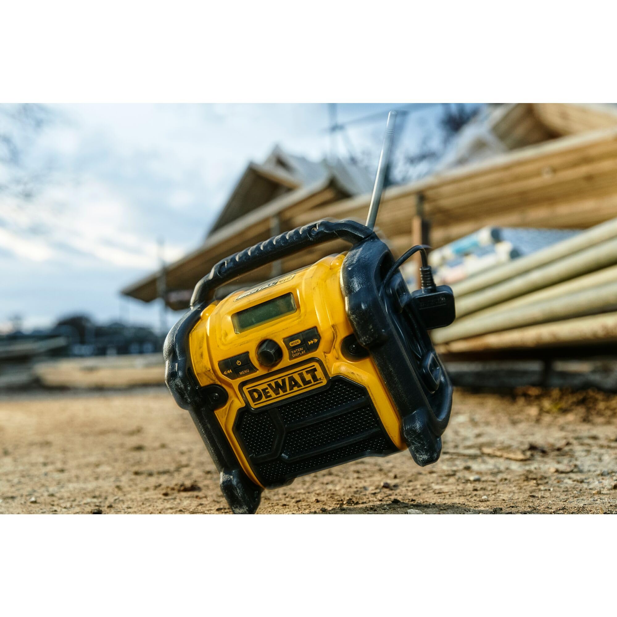 Dewalt DCR020-QW Radio Akumulatorowe/Sieciowe, 18 V, Czarny/Żółty, 8.2 x 23.3 x 39 cm