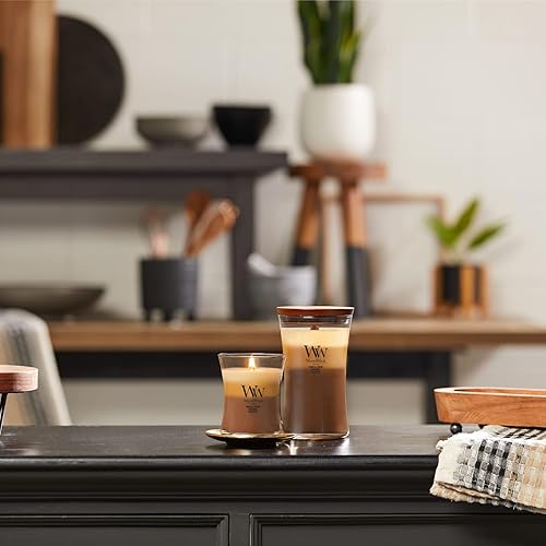 Vista 7 de WoodWick - Vela mediana en frasco con forma de reloj de arena, aroma Cafe Sweets, cera de mezcla de soja, mecha de madera Pluswick Innovation