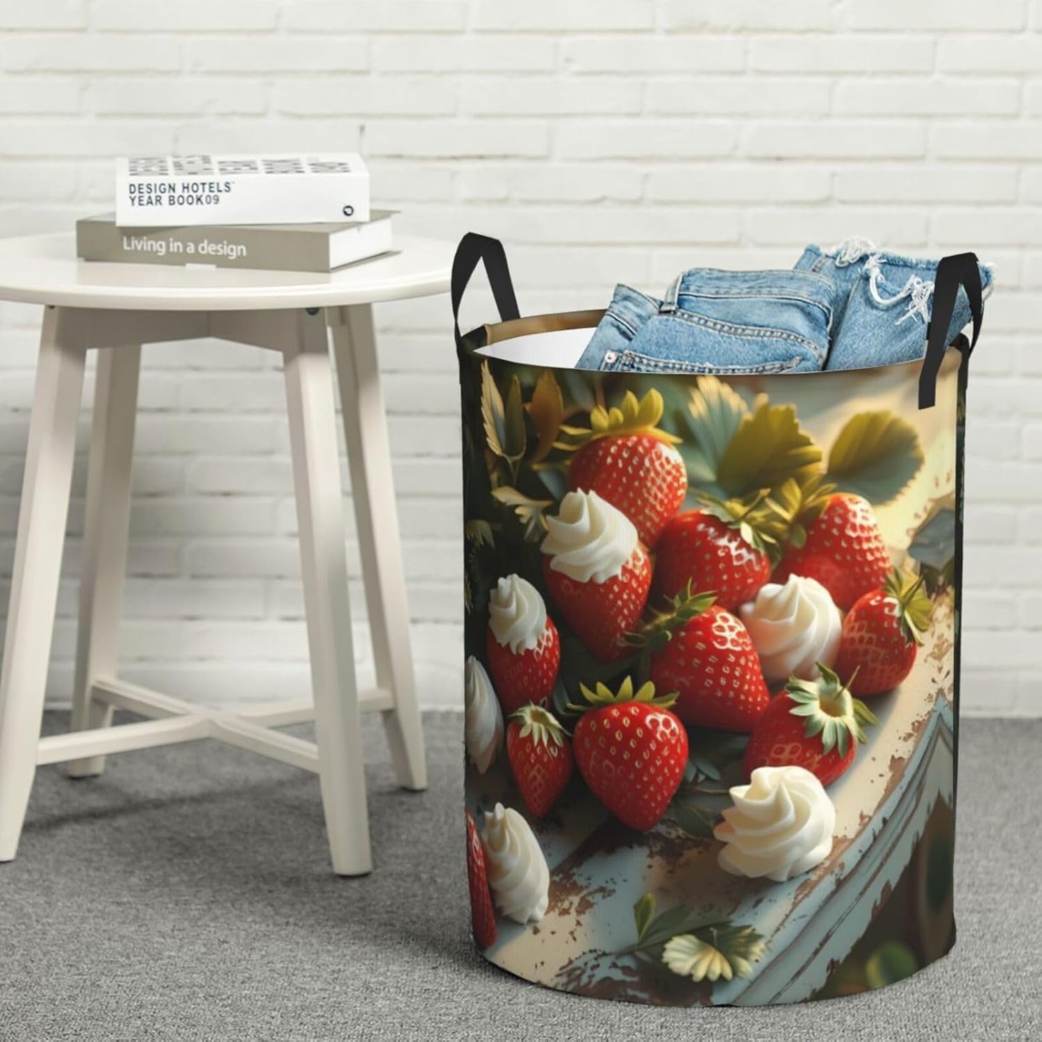 Cream Strawberries Round Single-layer Laundry Basket, Portable Storage Laundry Basket, Bedroom Clothes Storage Basket with Handle