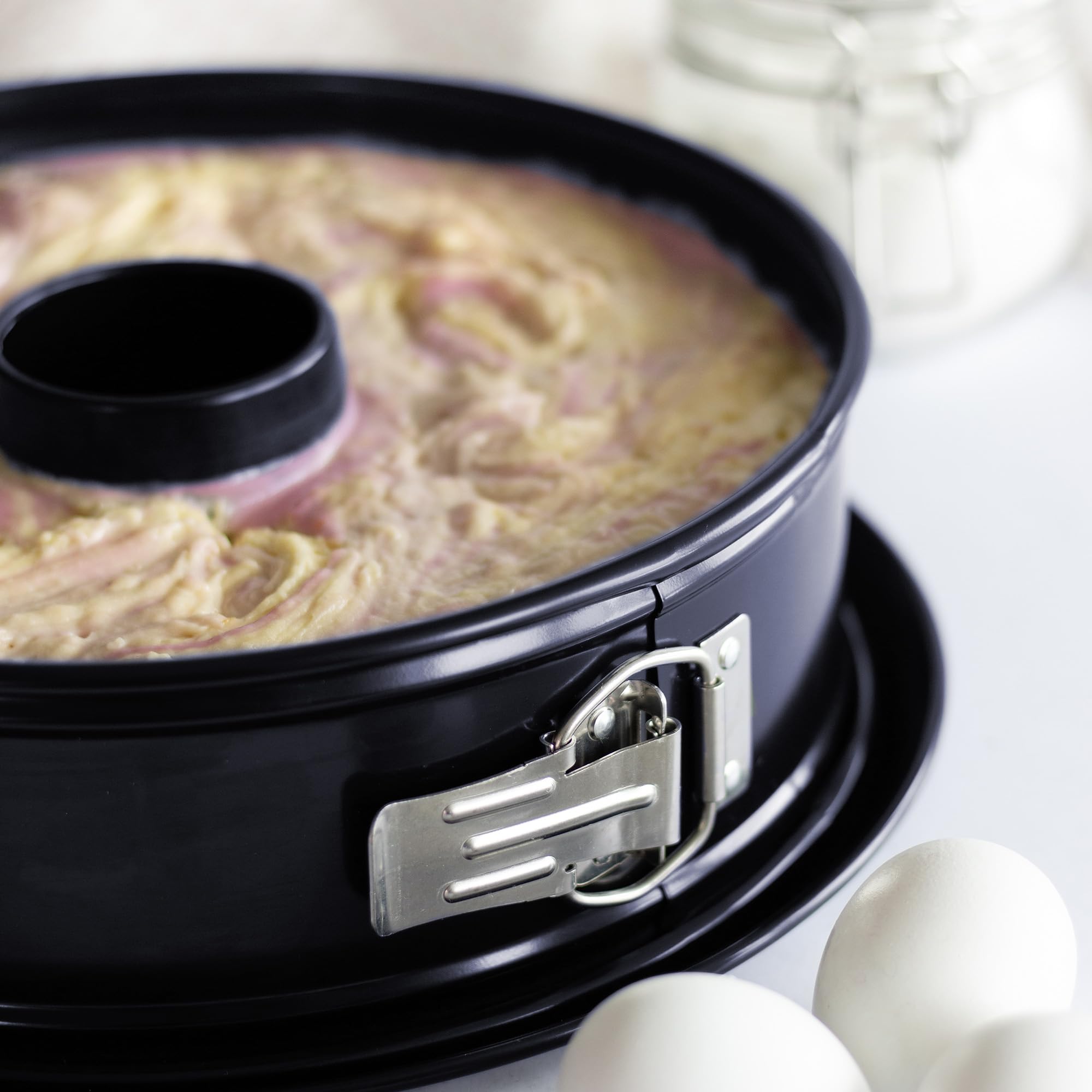 Städter we love baking Springform EMAILLE mit Flach- und Rohrboden, Black Edition, ø 26 cm, schnitt- und kratzfest, nicht spülmaschinengeeignet, Antihaftbeschichtung | t Flach-, Rohrboden