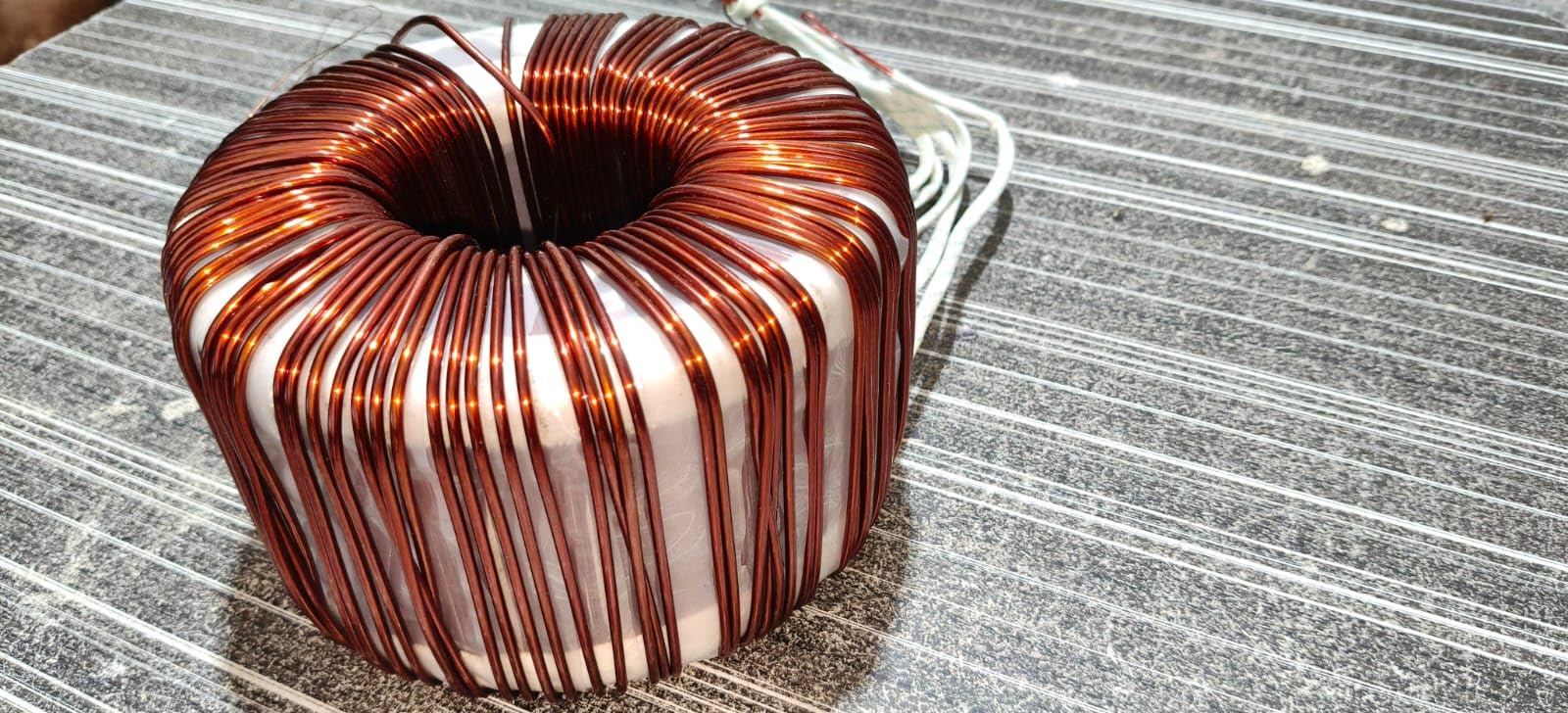 Toroidal Transformer | 7 kg Core Coil, Pure Copper Windings, High-Permeability Magnetic Core, Heat-Resistant Fiberglass Sleeves-image-18