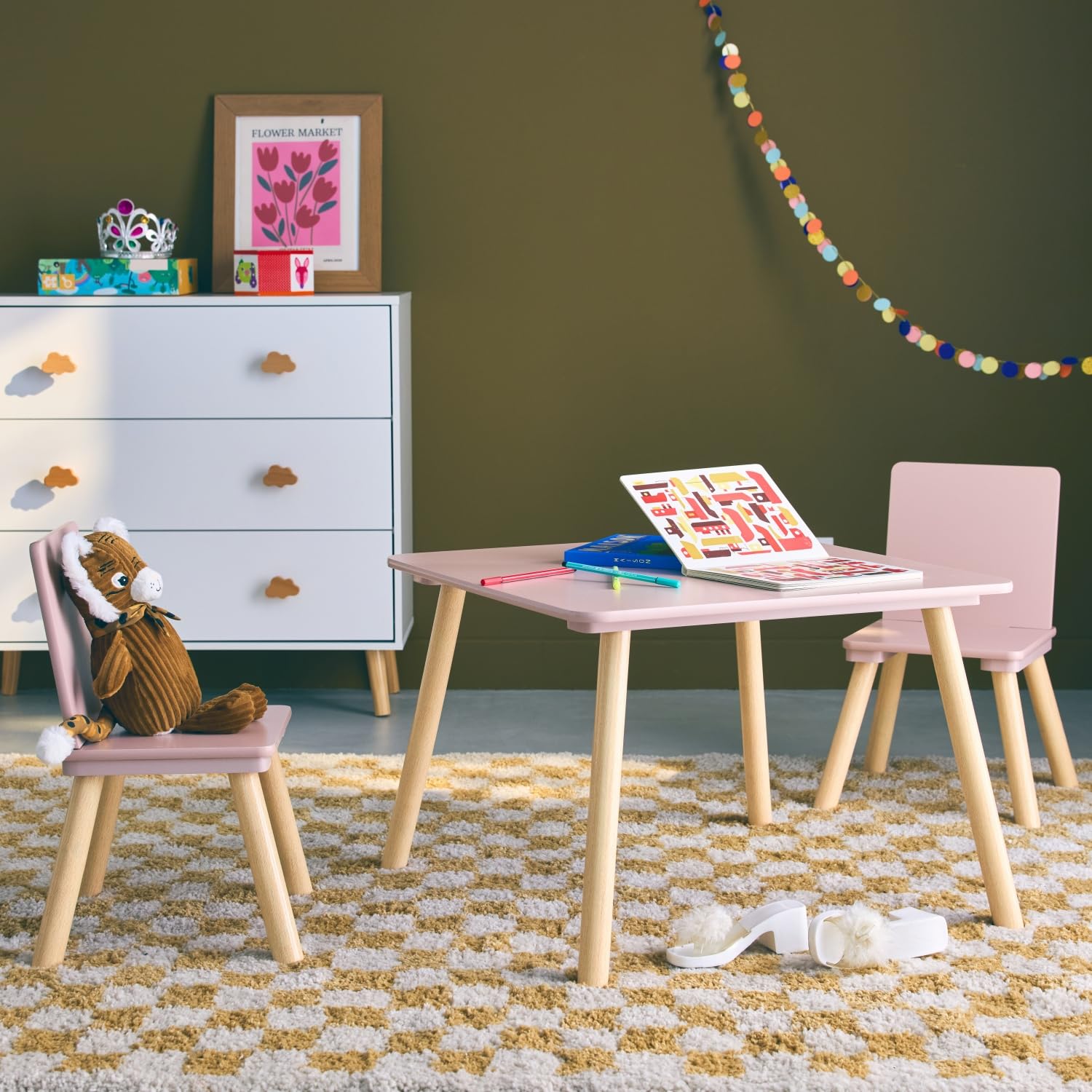 sweeek - Mesa Infantil Cuadrada con 2 sillas, Jude, Rosa, 60x60x43 cm