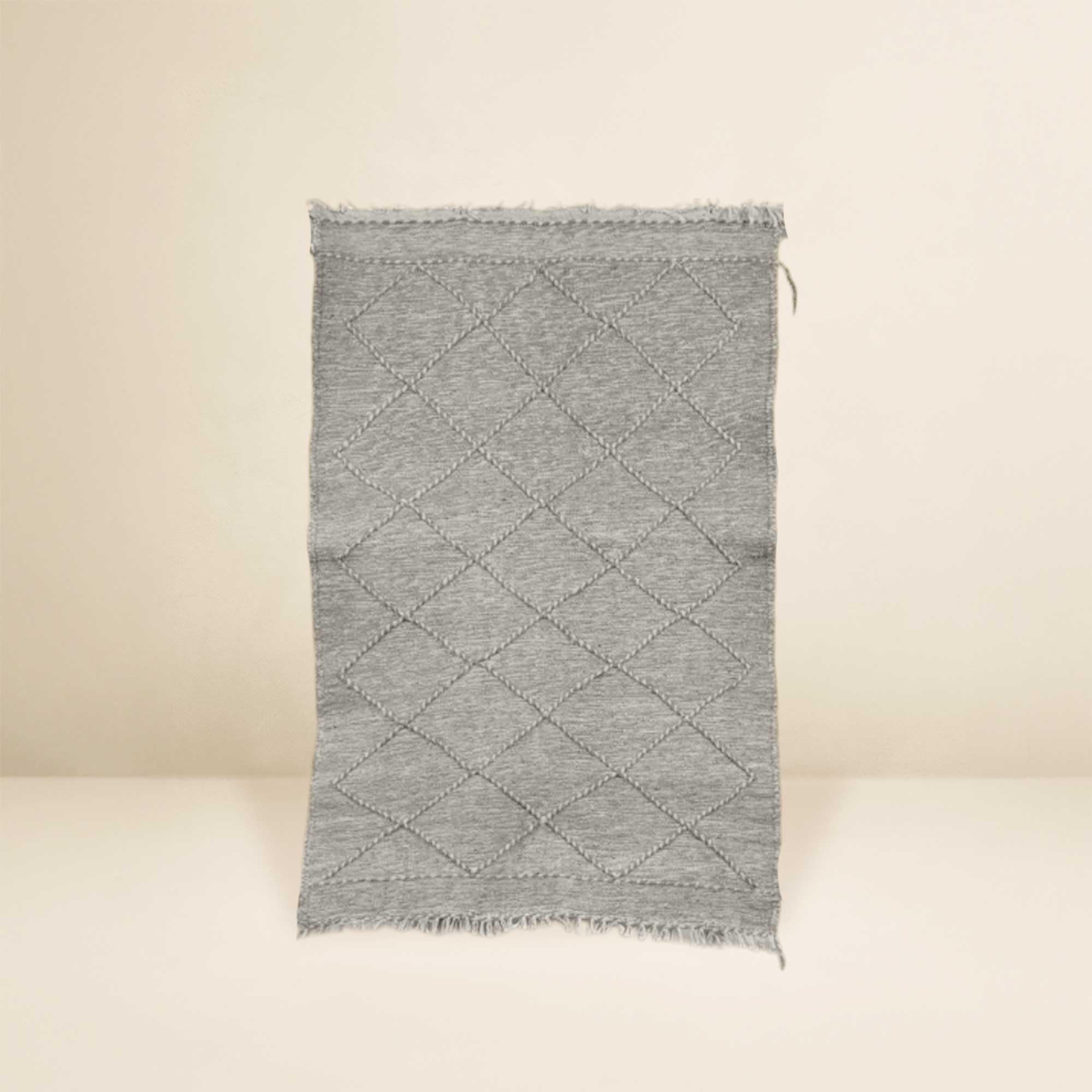 Tapis Berbère en laine fait main 153x96cm unique Kadhena design