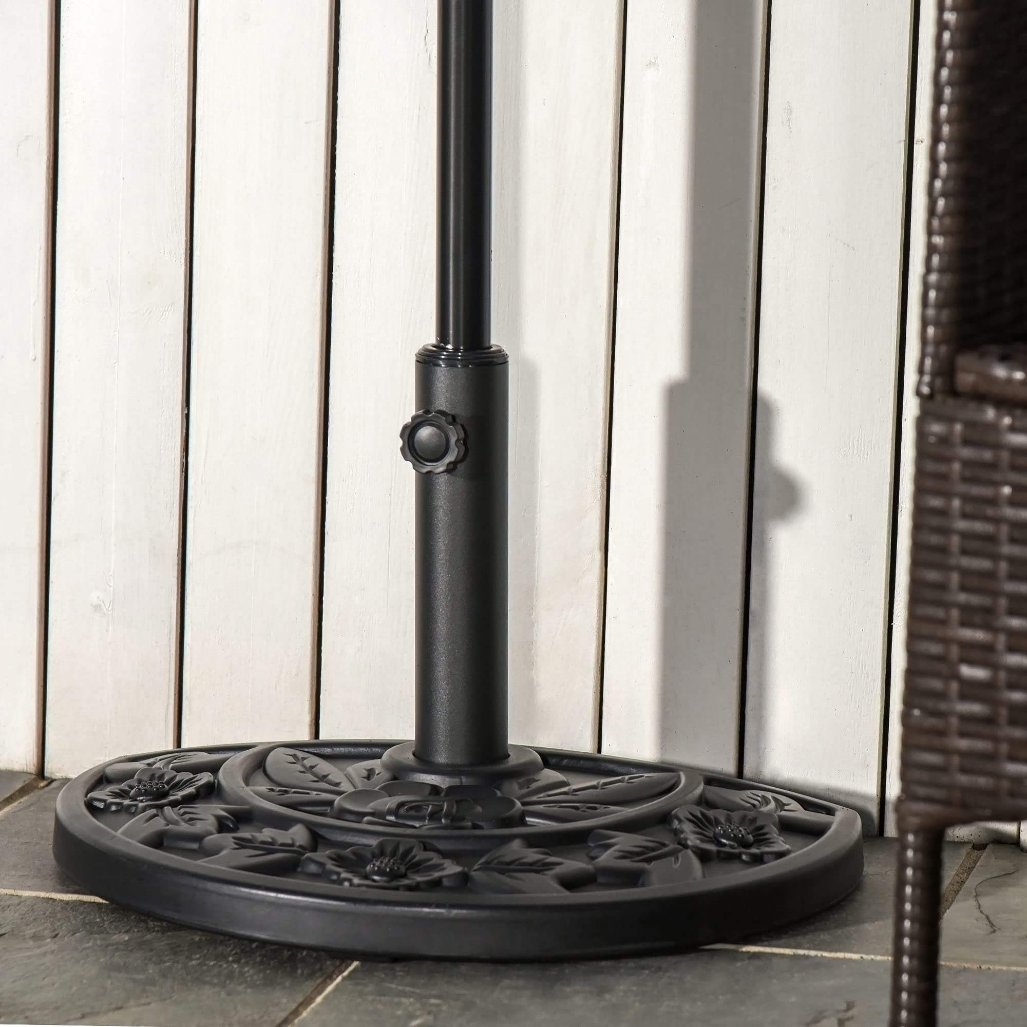 Outsunny Base per Ombrellone Semicircolare con Palo da 35/38/48 mm e Motivi Floreali, Basamento per Ombrellone in Cemento, HDPE e Metallo, Ø50x32x32 cm, Nero