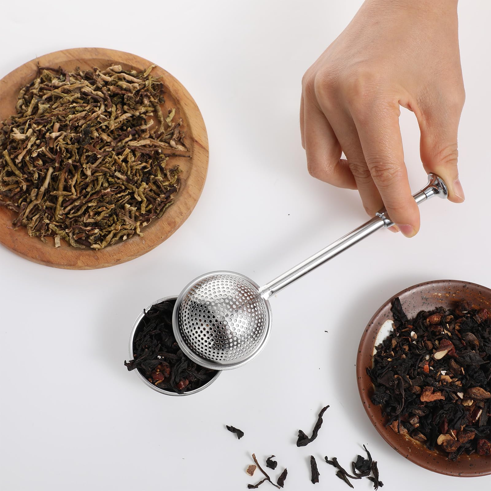 Stainless Steel Flour Duster, One Handed Operation Flour Sifter, Spring Operated Handle Tea Strainer, Dual-Function Design Powder Sugar Shaker Duster for Baking and Making Tea