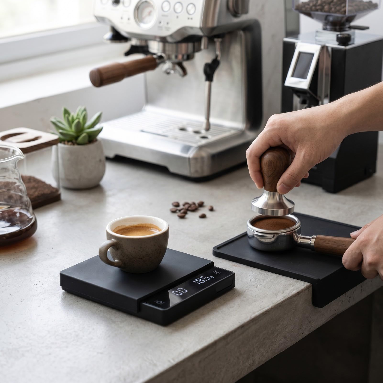 Zerodis Báscula de café, Báscula de Cocina Digital de Precisión de 0,1 G con Pantalla Clara 3 Modos de Preparación 700 MAh Peso de Cocina Recargable Antideslizante para Verter sobre el