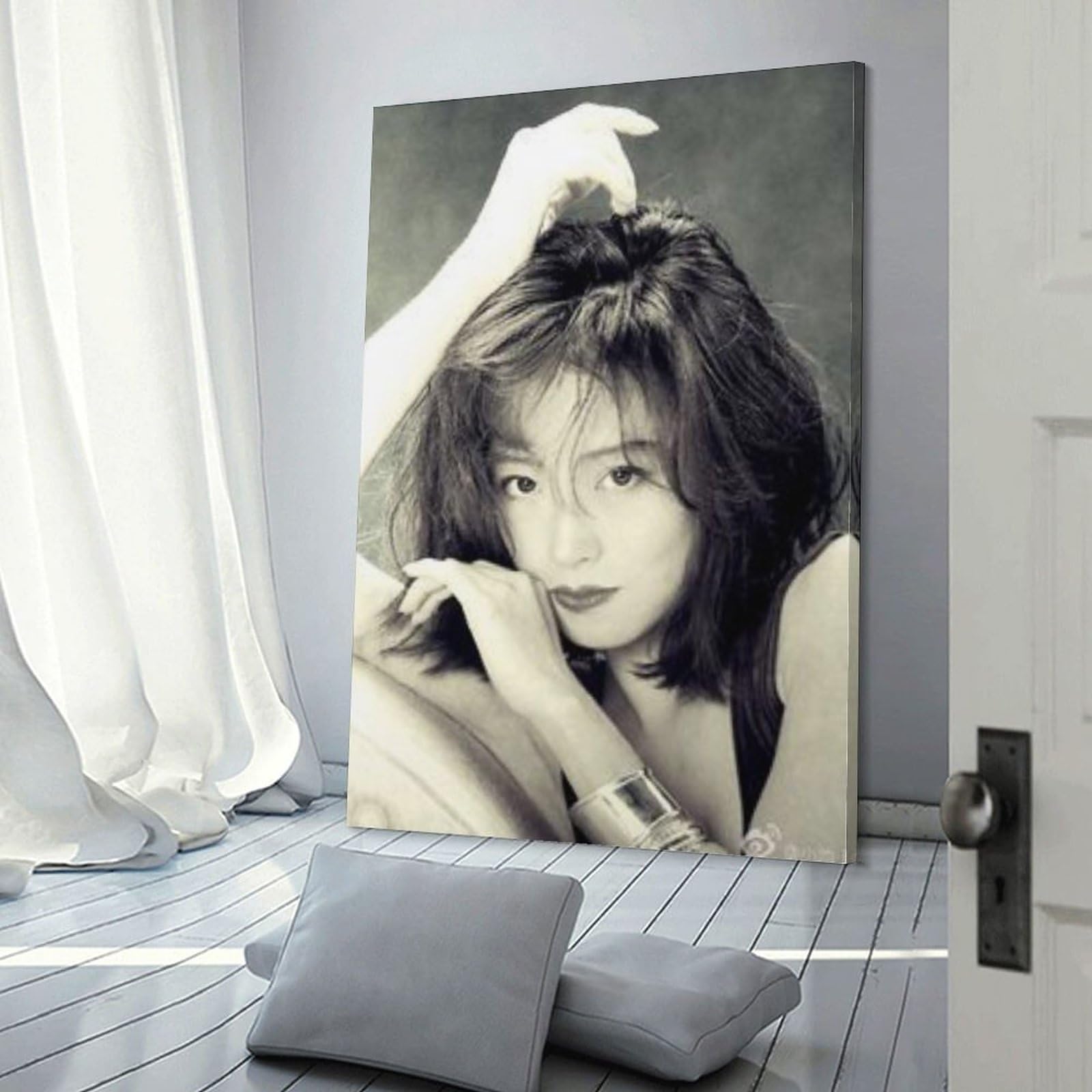 Amazon.co.jp: 中森明菜 歌手 俳優 ポスター (9) オフィス ベッド