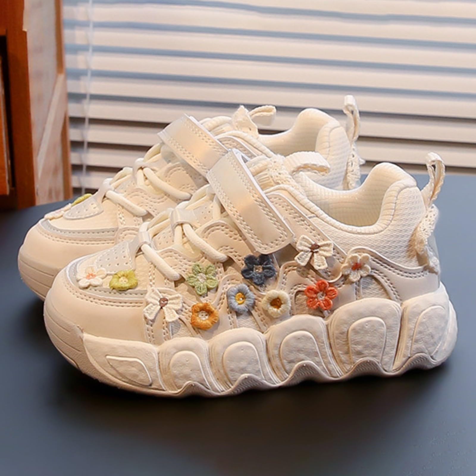 Scarpe sportive per bambini e ragazze: scarpe da ginnastica per bambini, con suola spessa, traspiranti, antiscivolo, per attività all'aria aperta, comode scarpe da trekking leggere
