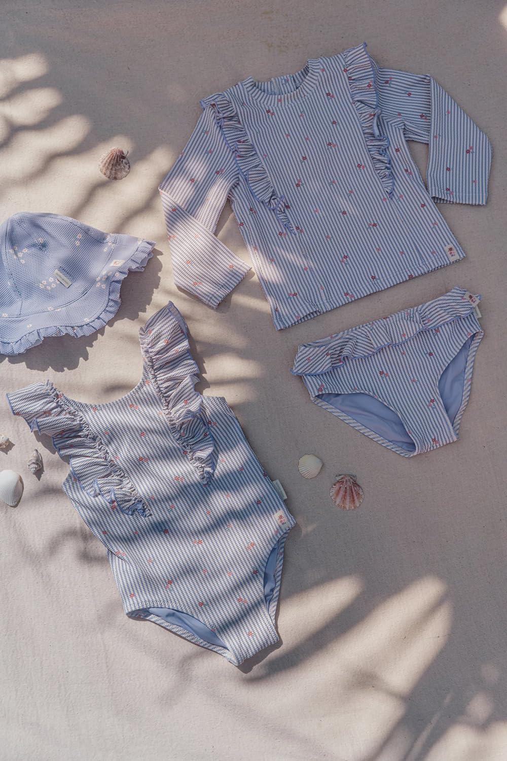 Little Dutch Kinder Badehose - Bikinihose Schwimmhose - mit Rüschen und Streifen - für Mädchen - Dreamy Stripes - lila (Gr. 98/104)