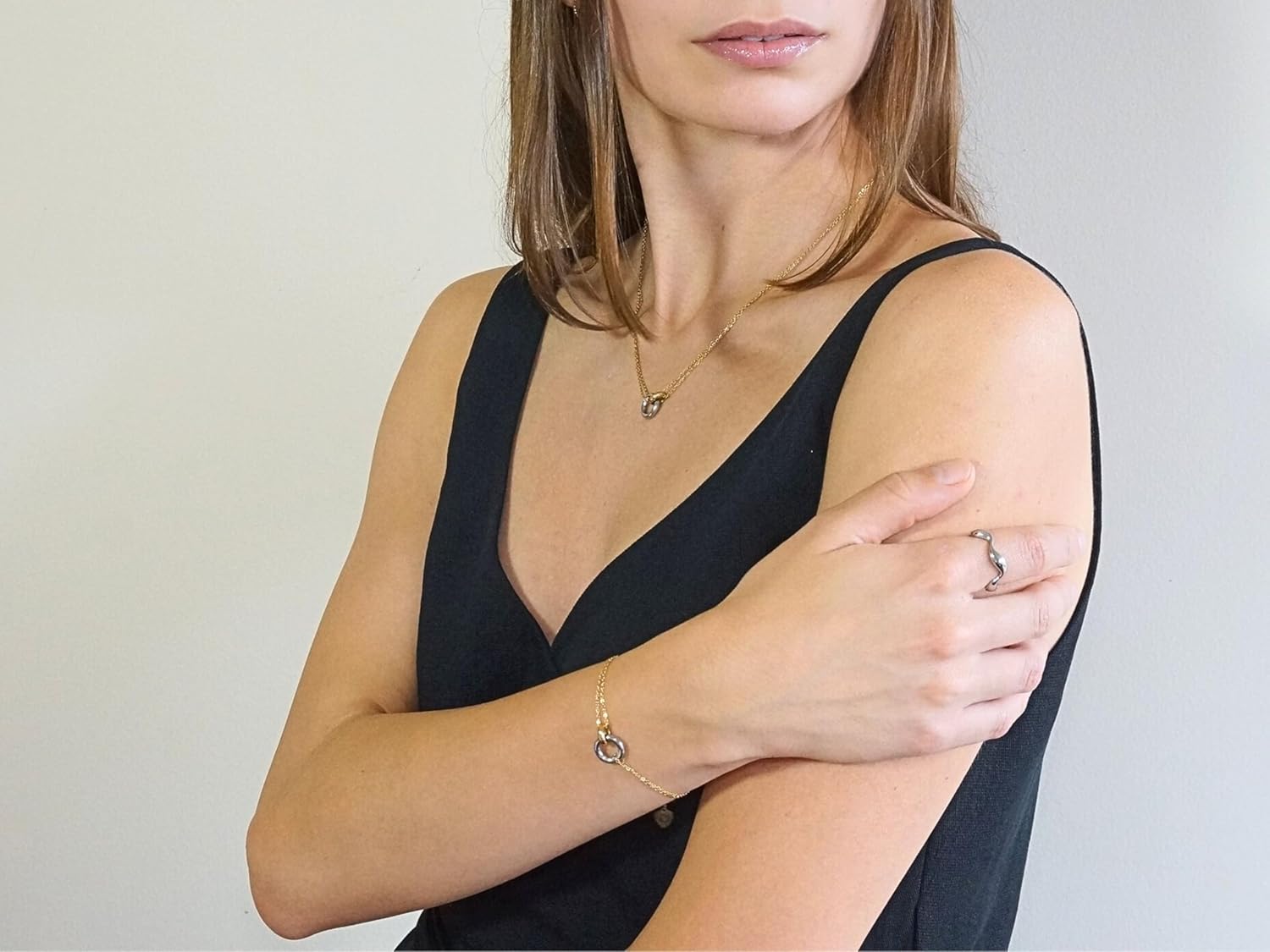 QueenBee Mixed Metal Interlocking Rings Bracelet, Elegant Layered Silver Gold Chain Jewelry, Hypoallergenic Double Circles Bracelet, Circle Pendant Two-Tone Jewelry Gift for Birthday, Holiday, Weddings Bridal Gift - Image 5