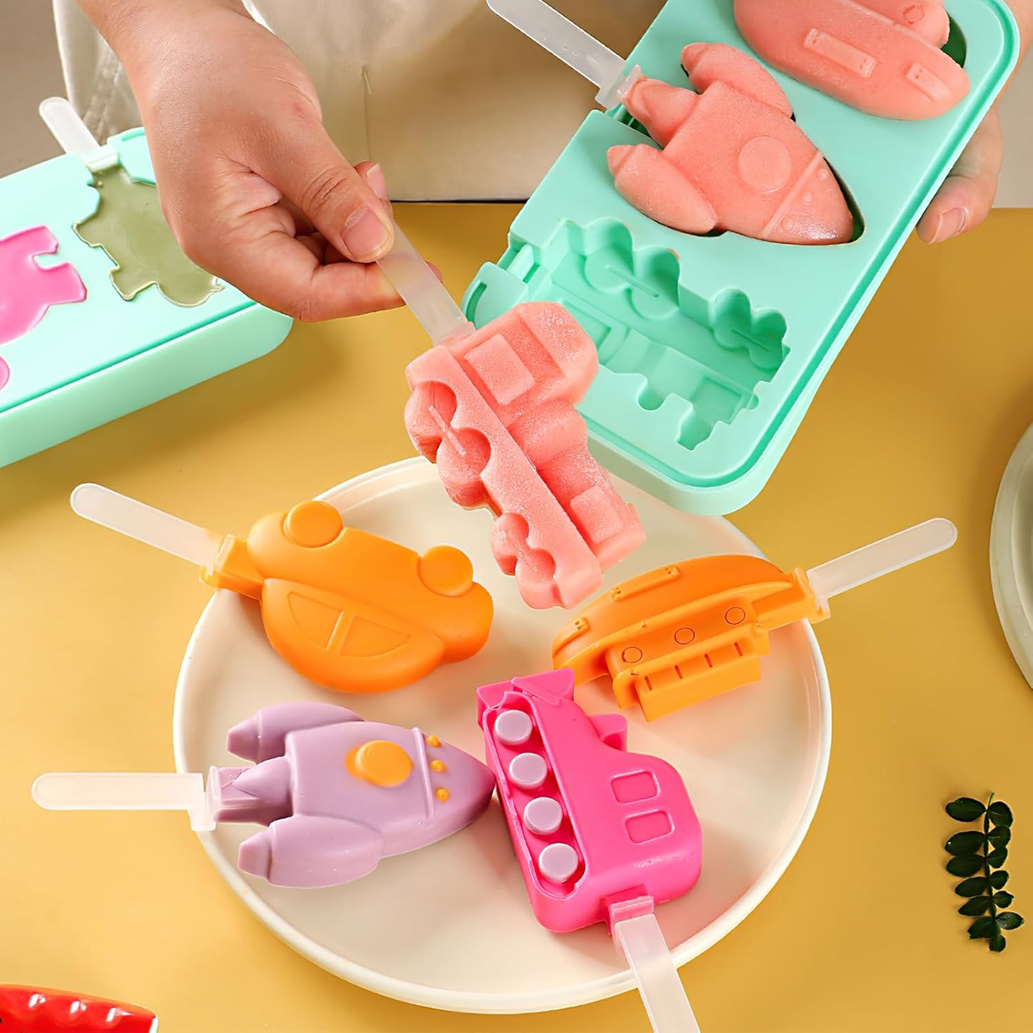 Hejo jégkrém készítő forma használat közben