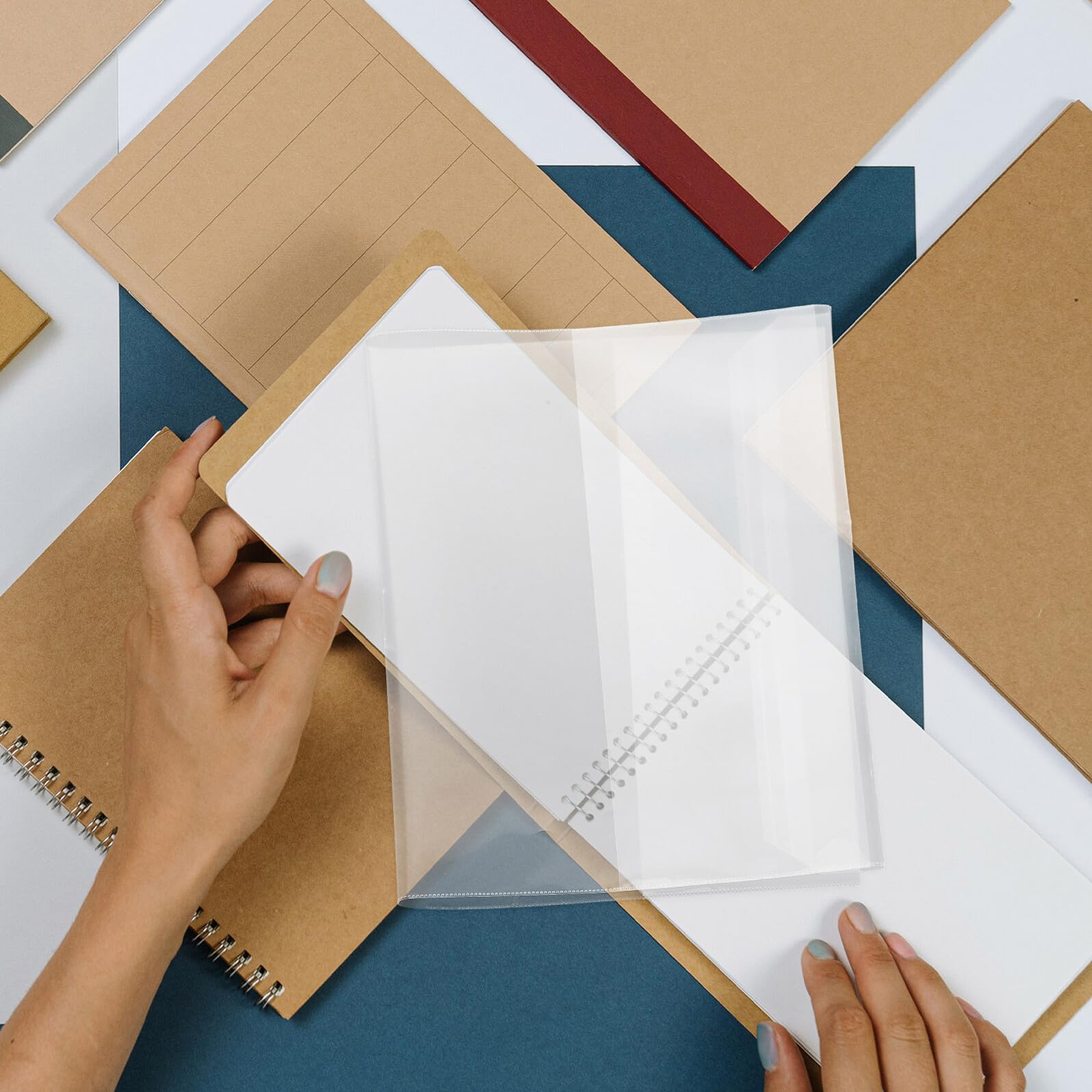 Copertina Trasparente Libri A5 60 Pezzi in Plastica | Protezione, Applicazione Facile, per Quaderno e Scrapbook, Uso Ufficio e Scuola