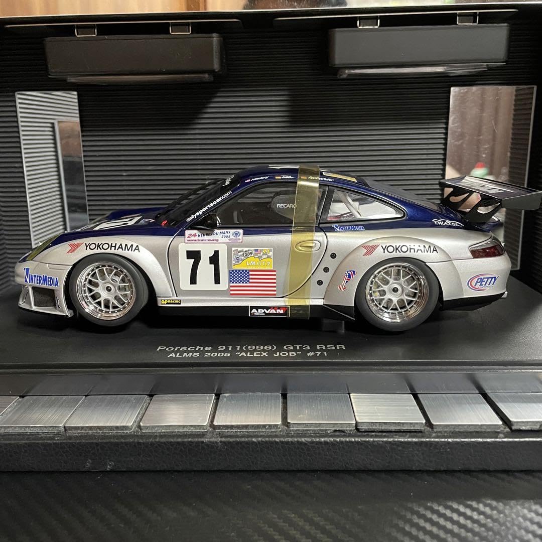 Amazon.co.jp: 絶版未展示品 オートアートポルシェ911(996)GT3 RSR2005  