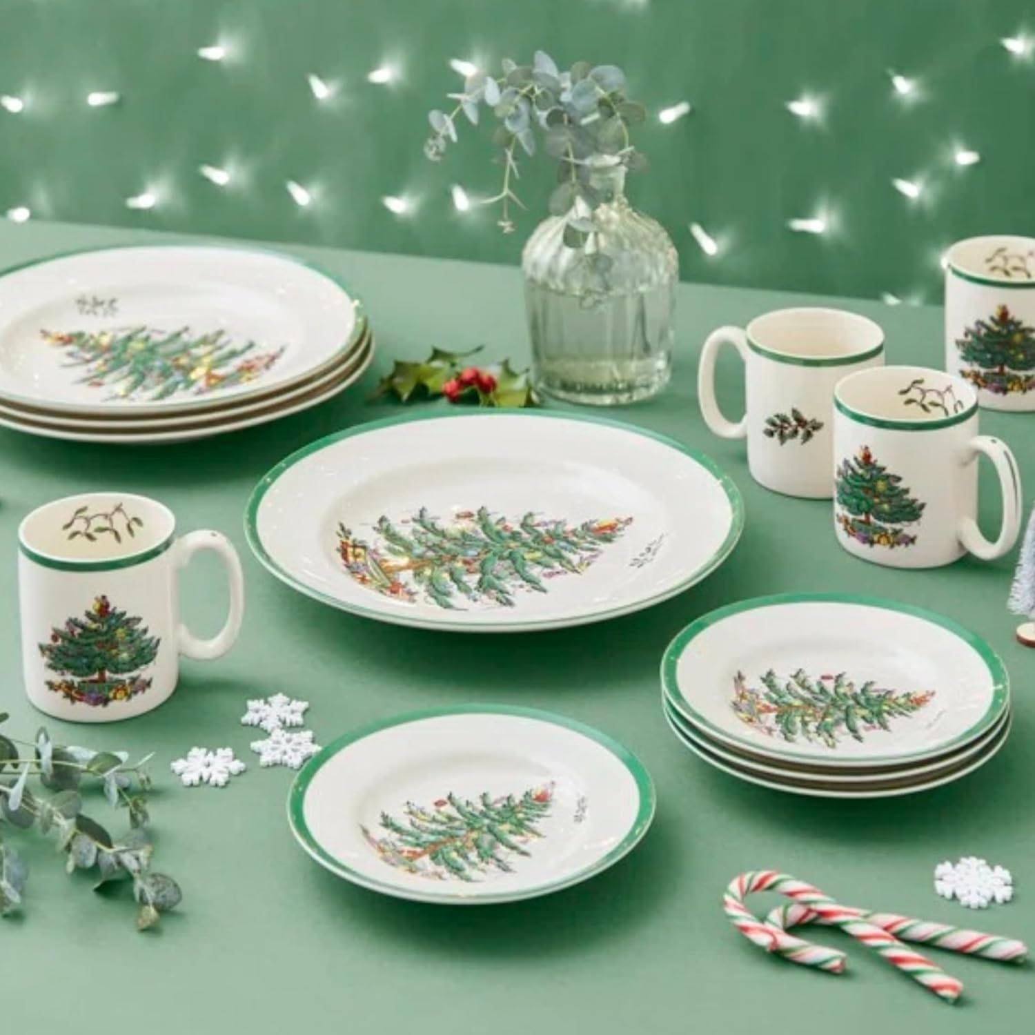 Spode Christmas Tree 12-Piece Melamine Dinnerware Set - Seasonal Dinnerware for Holiday Gatherings, Service for 4, Dishwasher Safe with Festive Christmas Tree Motif, Shatterproof & Durable Dishes