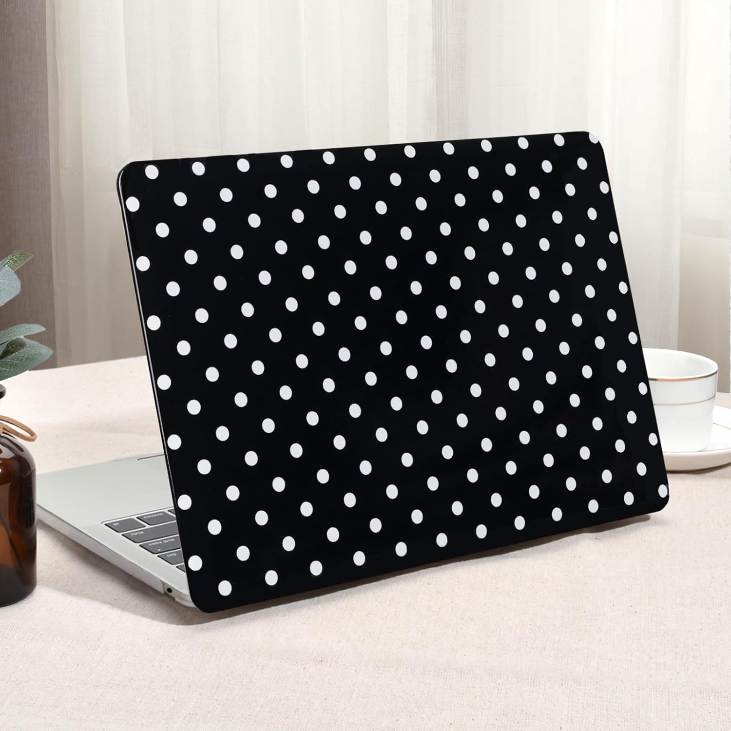 Seorsok Compatible with MacBook Pro 13 inch Case M2 2023,2022,2021-2016 A2338 M1 A2251 A2289 A2159 A1989 A1708 A1706,Elegant Leather Plastic Hard Shell Case&Keyboard Cover,Black Polka Dots,White